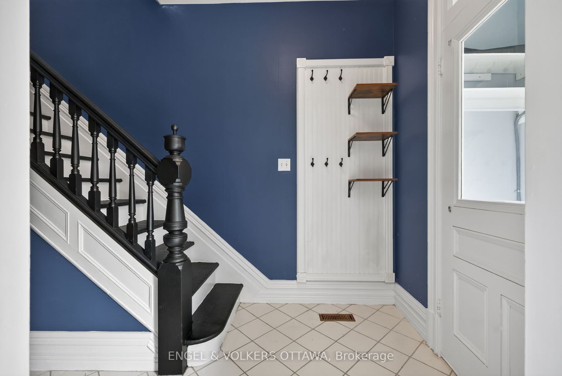 75 Eccles Street, West Centre Town, Ottawa ON K1R 6S5