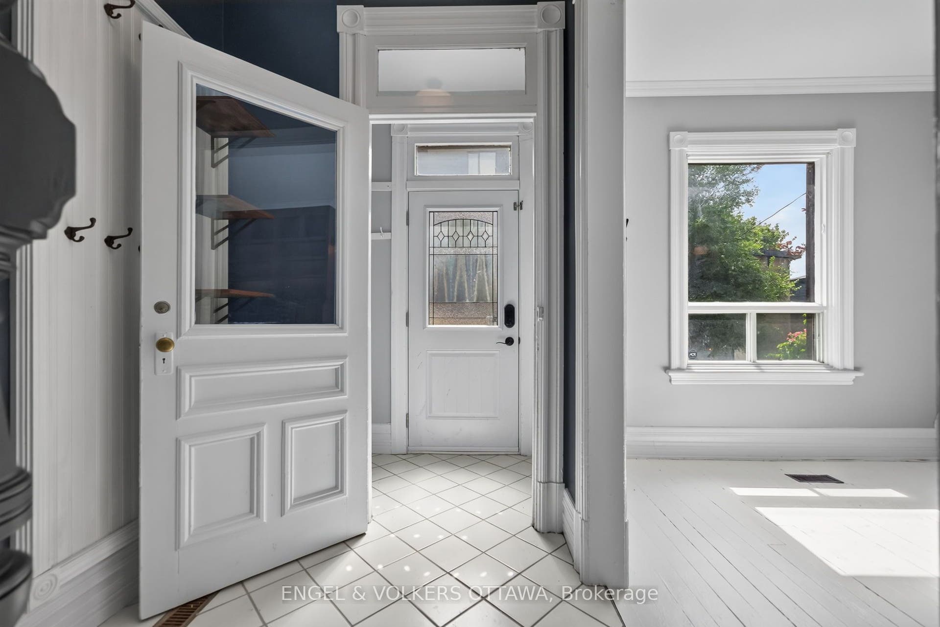 75 Eccles Street, West Centre Town, Ottawa ON K1R 6S5