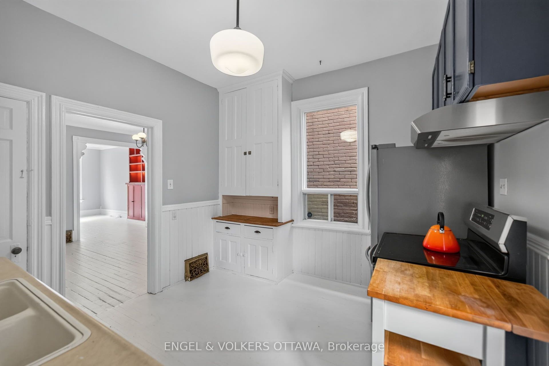 75 Eccles Street, West Centre Town, Ottawa ON K1R 6S5