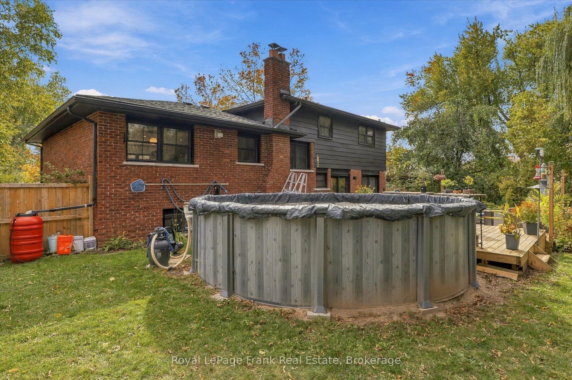 956 Weller Street, Peterborough, Peterborough ON K9J 4Y2
