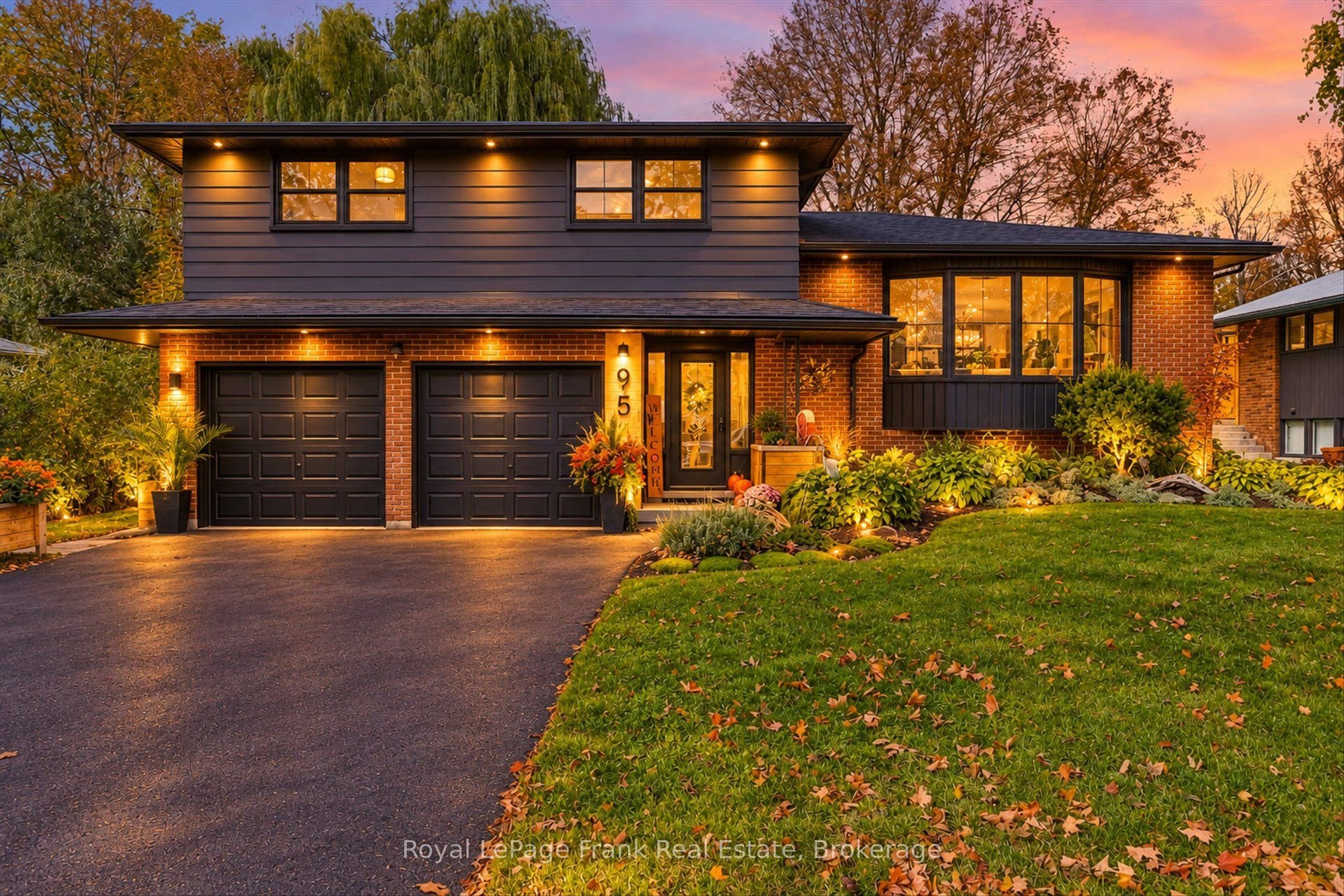 956 Weller Street, Peterborough, Peterborough ON K9J 4Y2