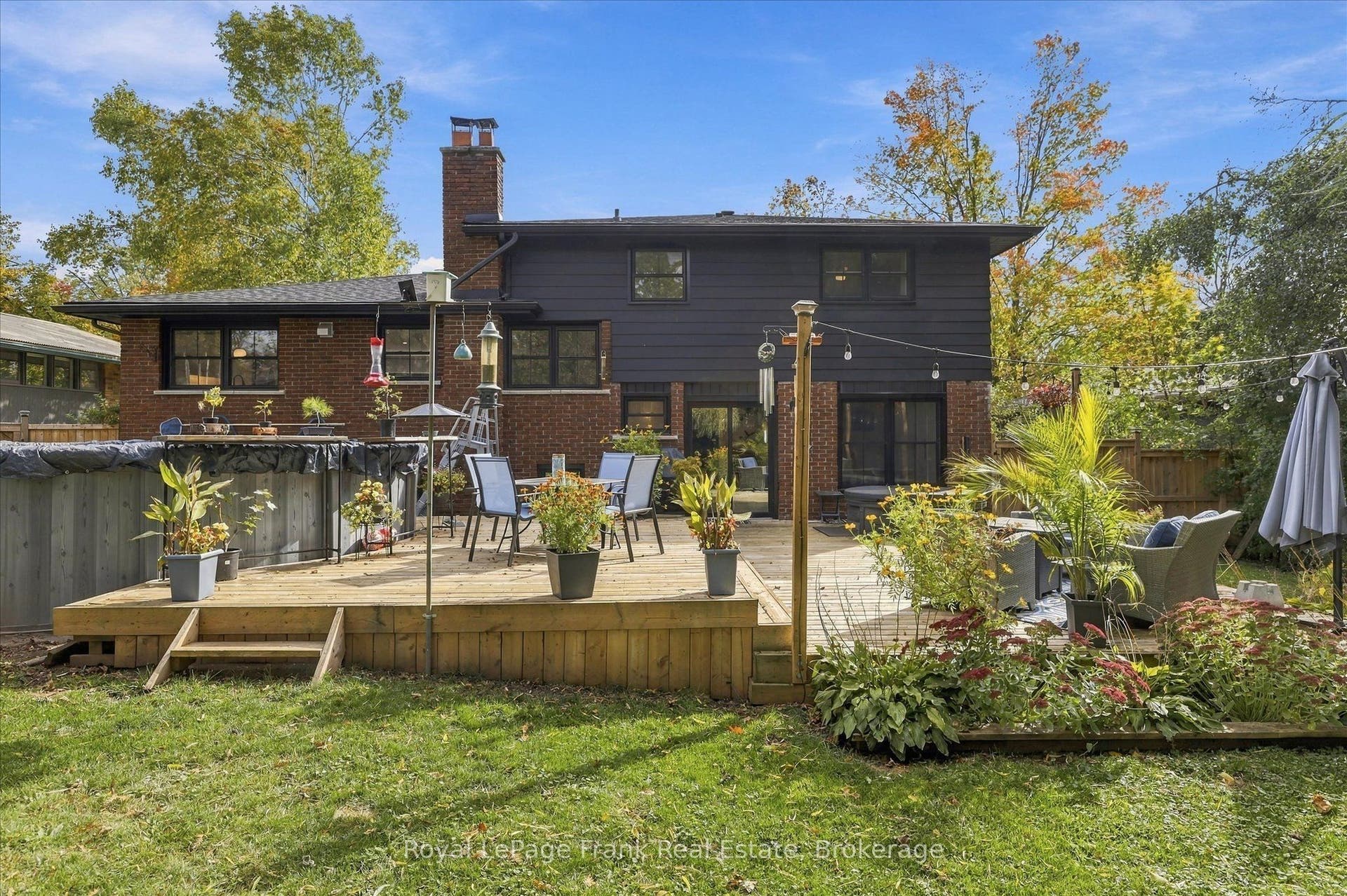 956 Weller Street, Peterborough, Peterborough ON K9J 4Y2