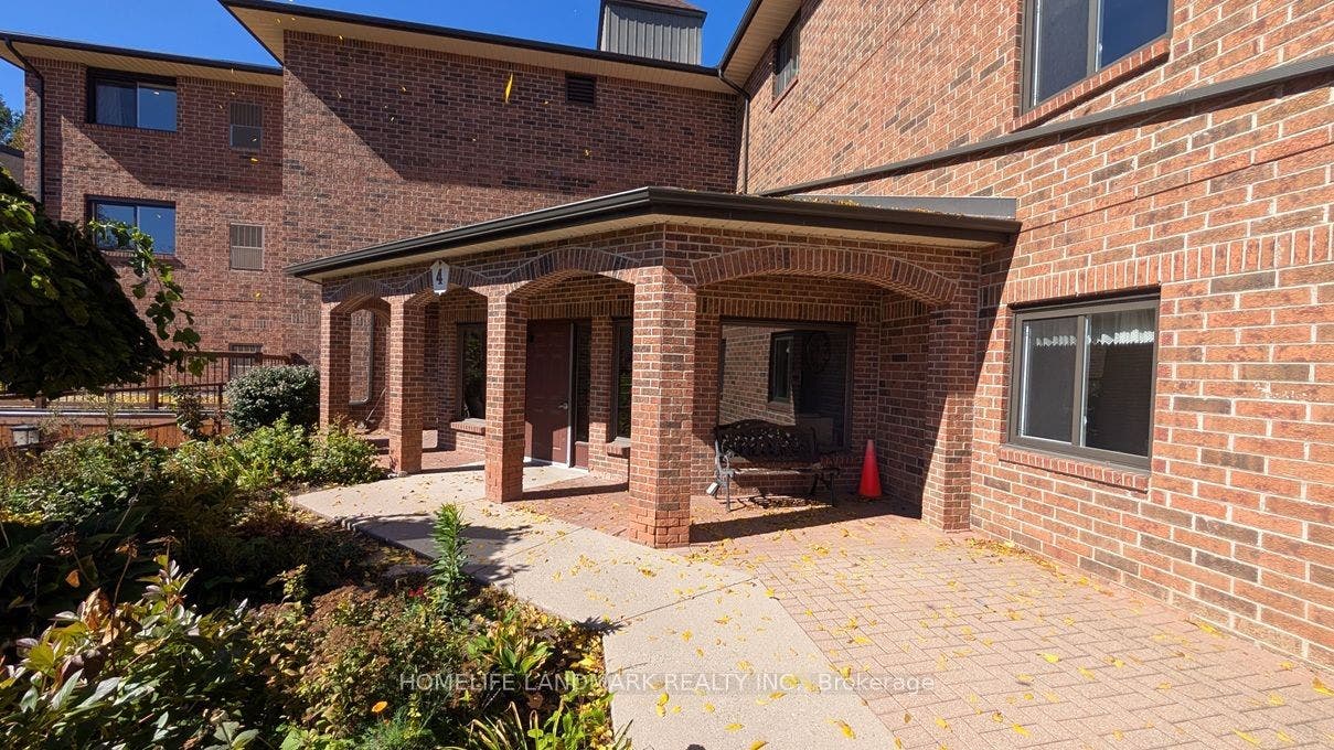 4 Albert Street, #106, Cambridge, Waterloo ON N1R 3M4 4 Albert Street, #106, Cambridge, Waterloo ON N1R 3M4