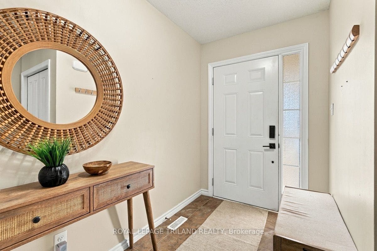 Main: Inviting Foyer
