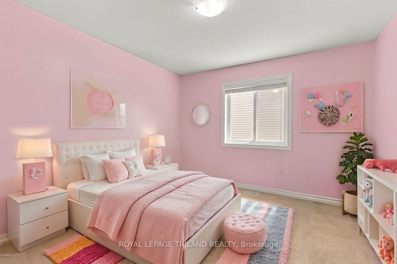 Upper: Super Fun Kids Bedroom!