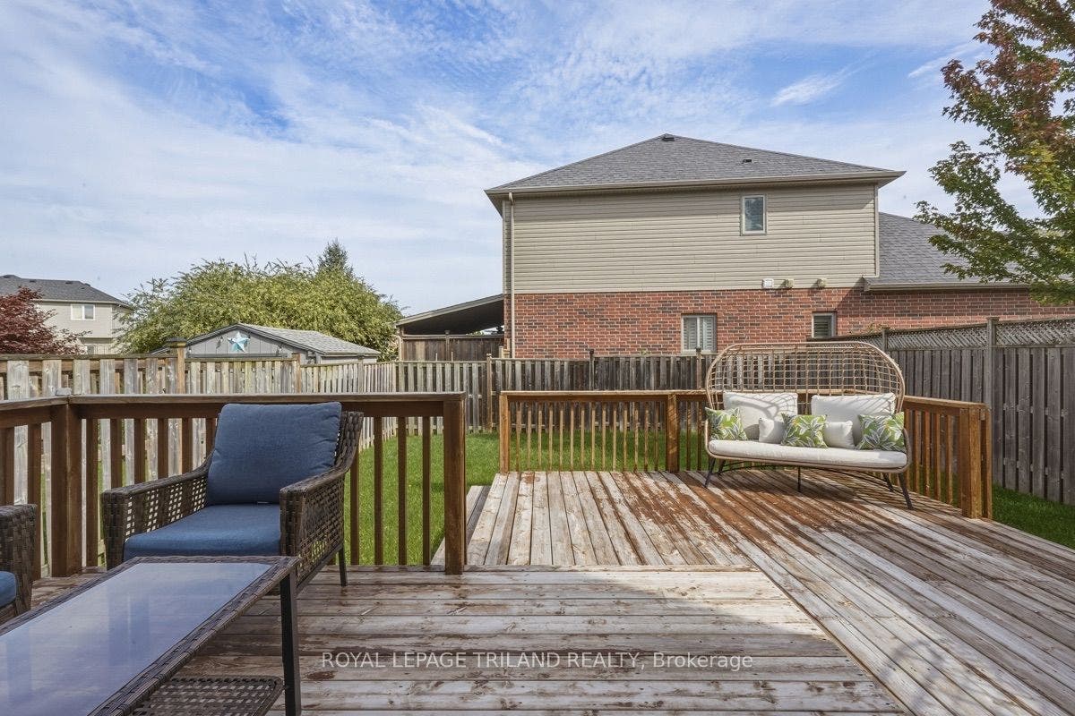 Backyard: 2-Tiered Deck