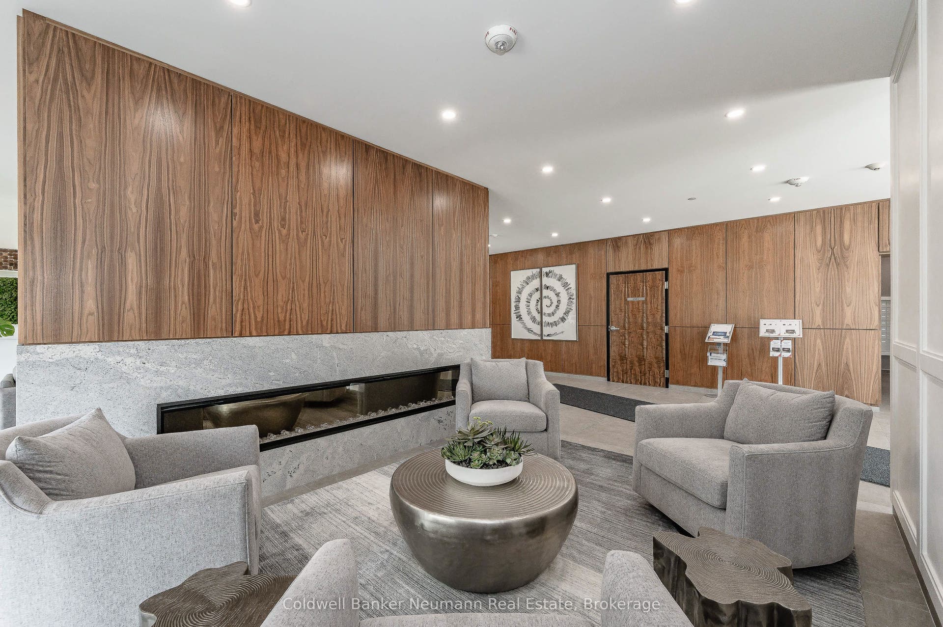 1880 Gordon Street, #908, Guelph, Wellington ON N1L 0P5 Lobby