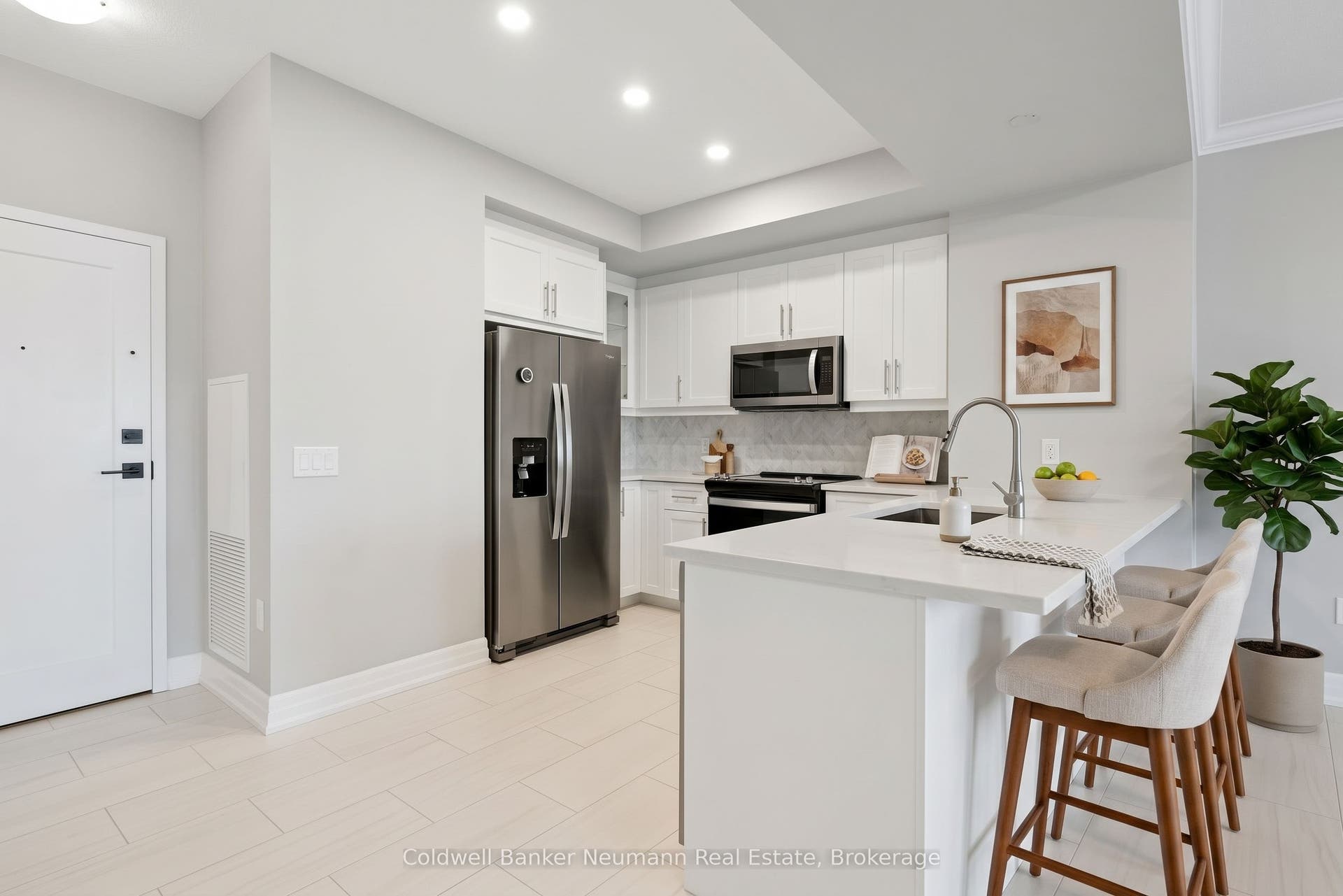 1880 Gordon Street, #908, Guelph, Wellington ON N1L 0P5 Kitchen - Virtually Staged