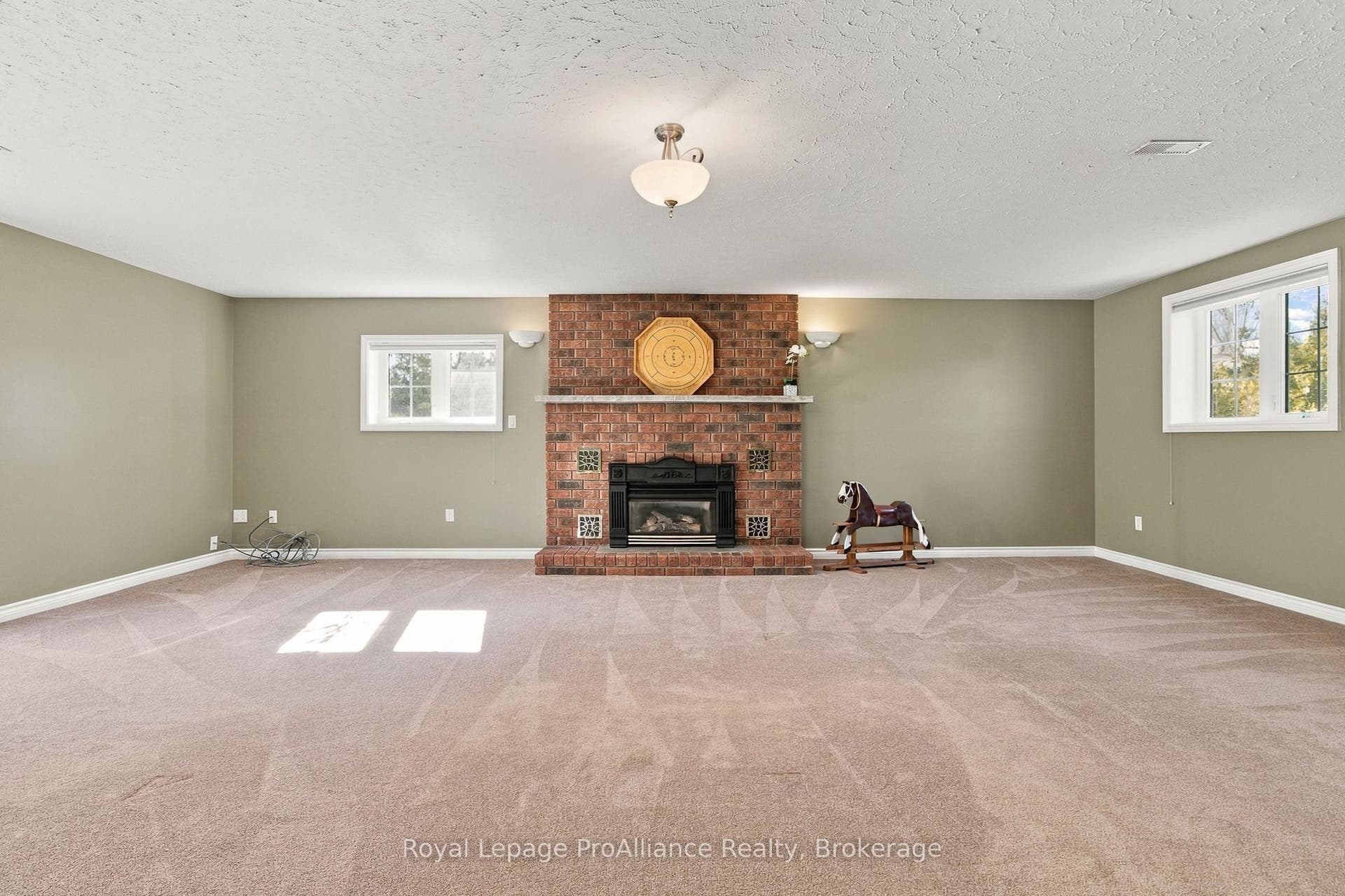 176 Ashley Street, Belleville, Hastings ON K0K 2B0
