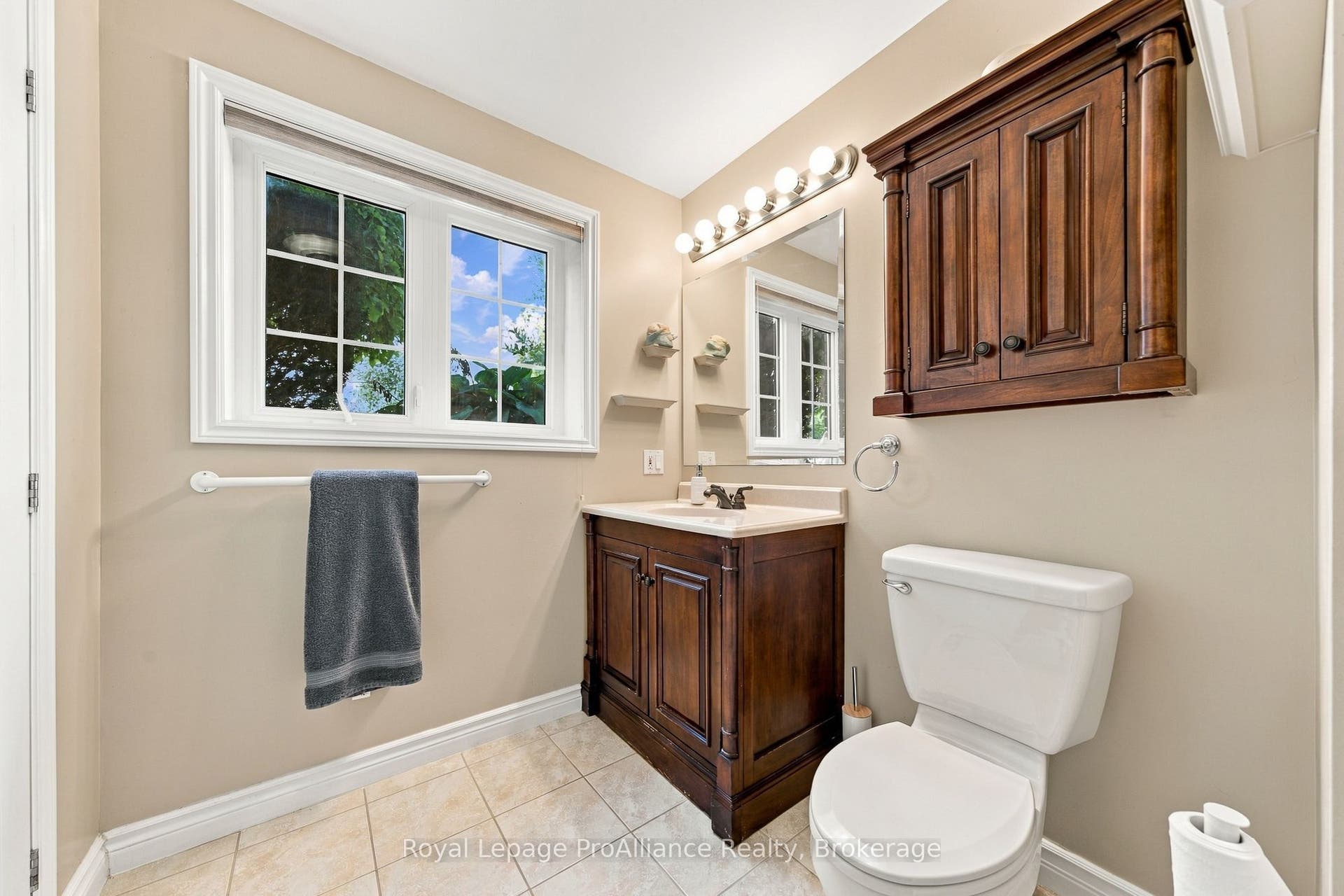 176 Ashley Street, Belleville, Hastings ON K0K 2B0