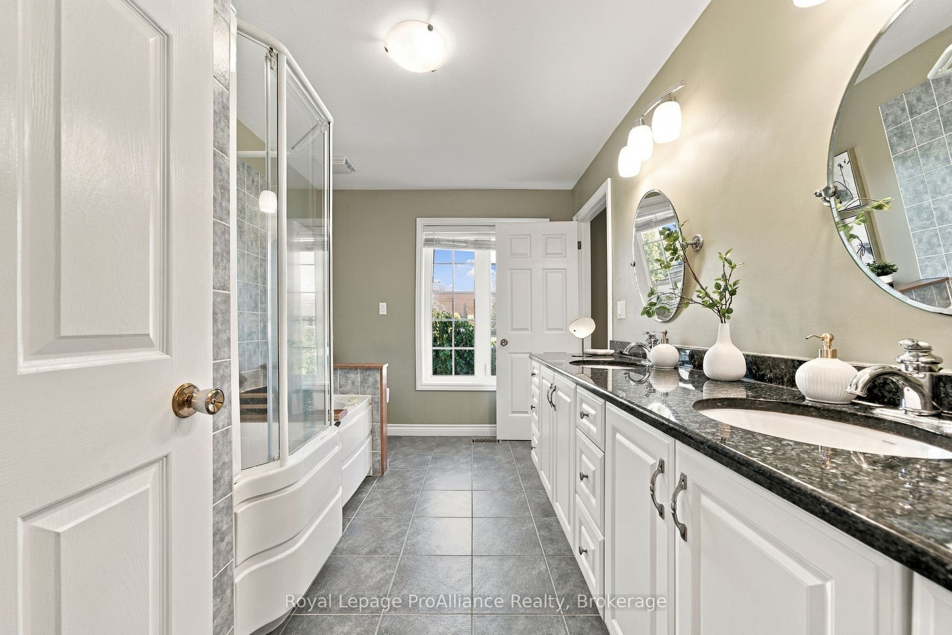 176 Ashley Street, Belleville, Hastings ON K0K 2B0
