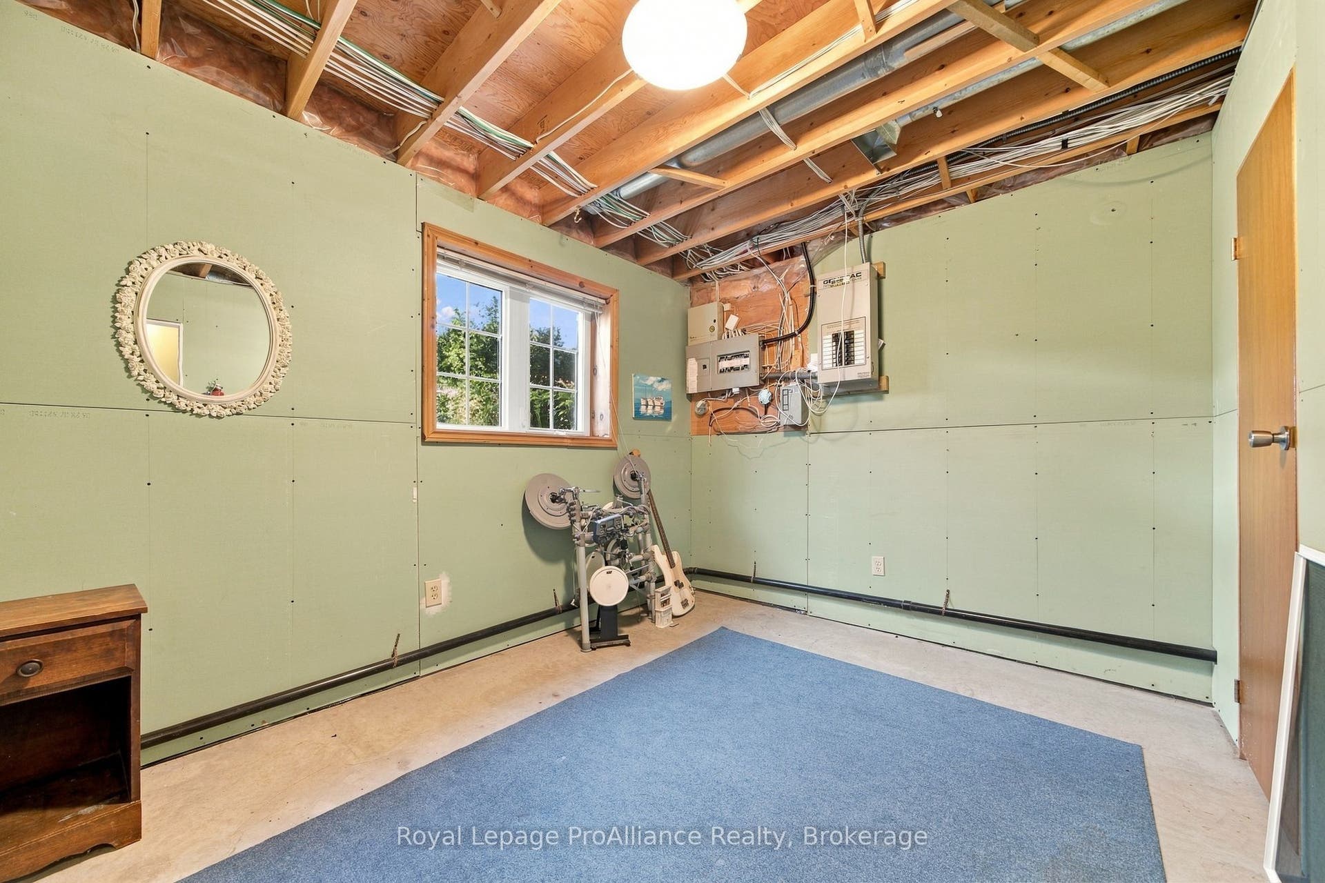 176 Ashley Street, Belleville, Hastings ON K0K 2B0