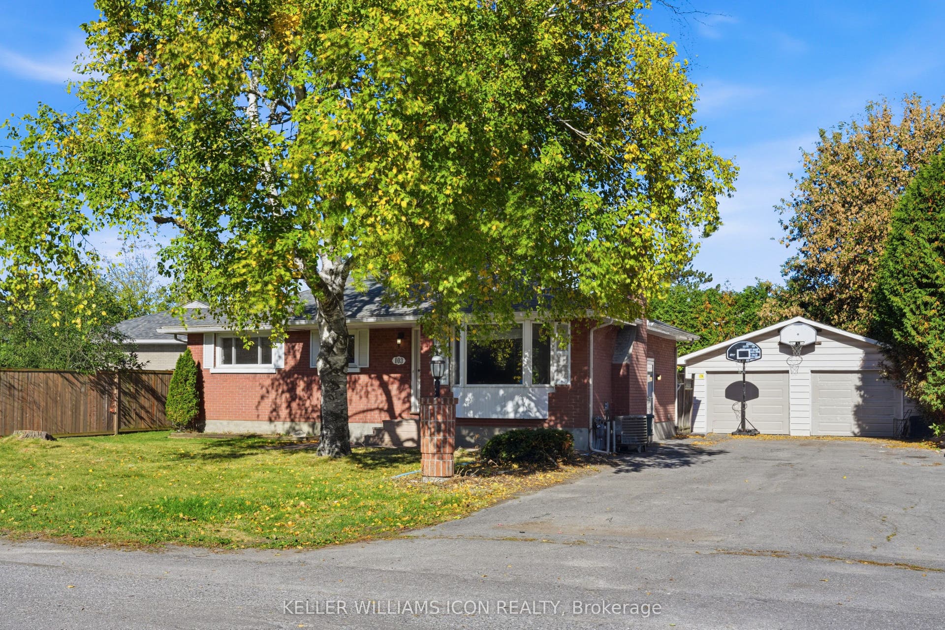 103 Harris Place, Meadowlands - Crestview And Area, Ottawa ON K2G 2P7