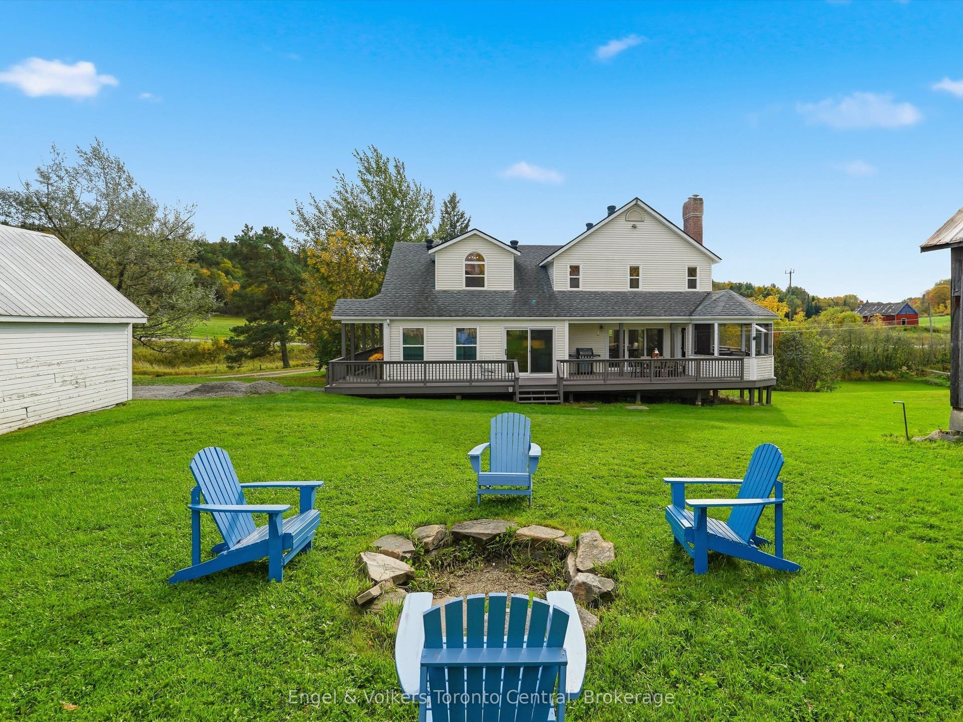 1984 Hwy 141 Highway, Muskoka Lakes, Muskoka ON P0B 1M0