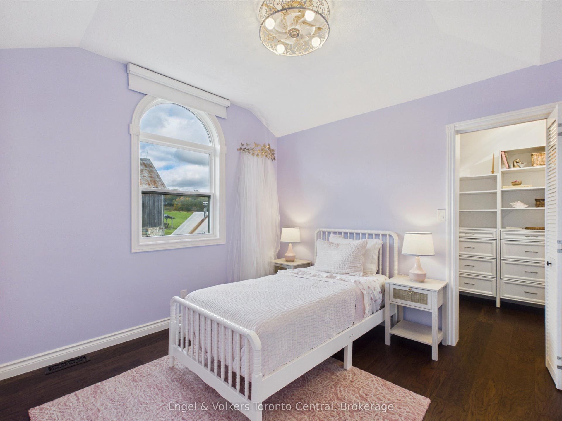 Second bedroom