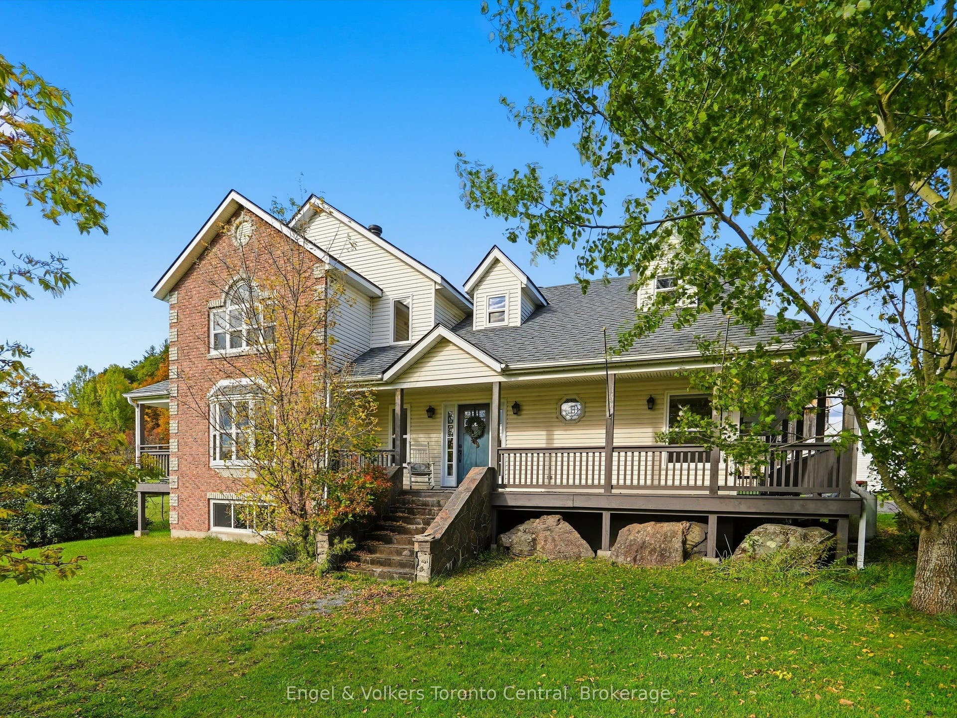 1984 Hwy 141 Highway, Muskoka Lakes, Muskoka ON P0B 1M0