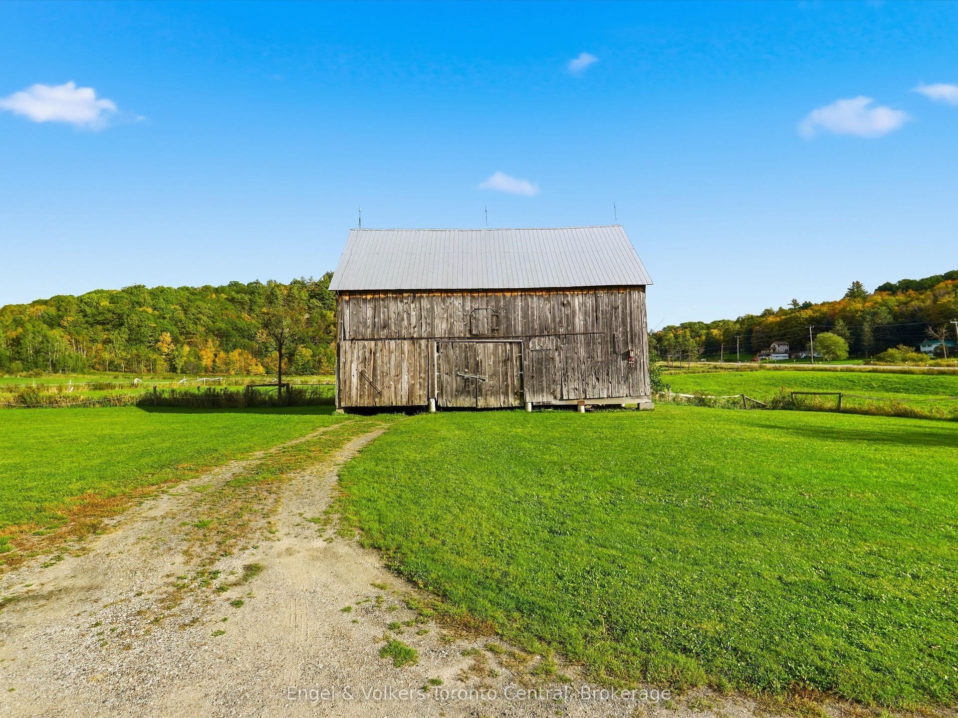 1984 Hwy 141 Highway, Muskoka Lakes, Muskoka ON P0B 1M0