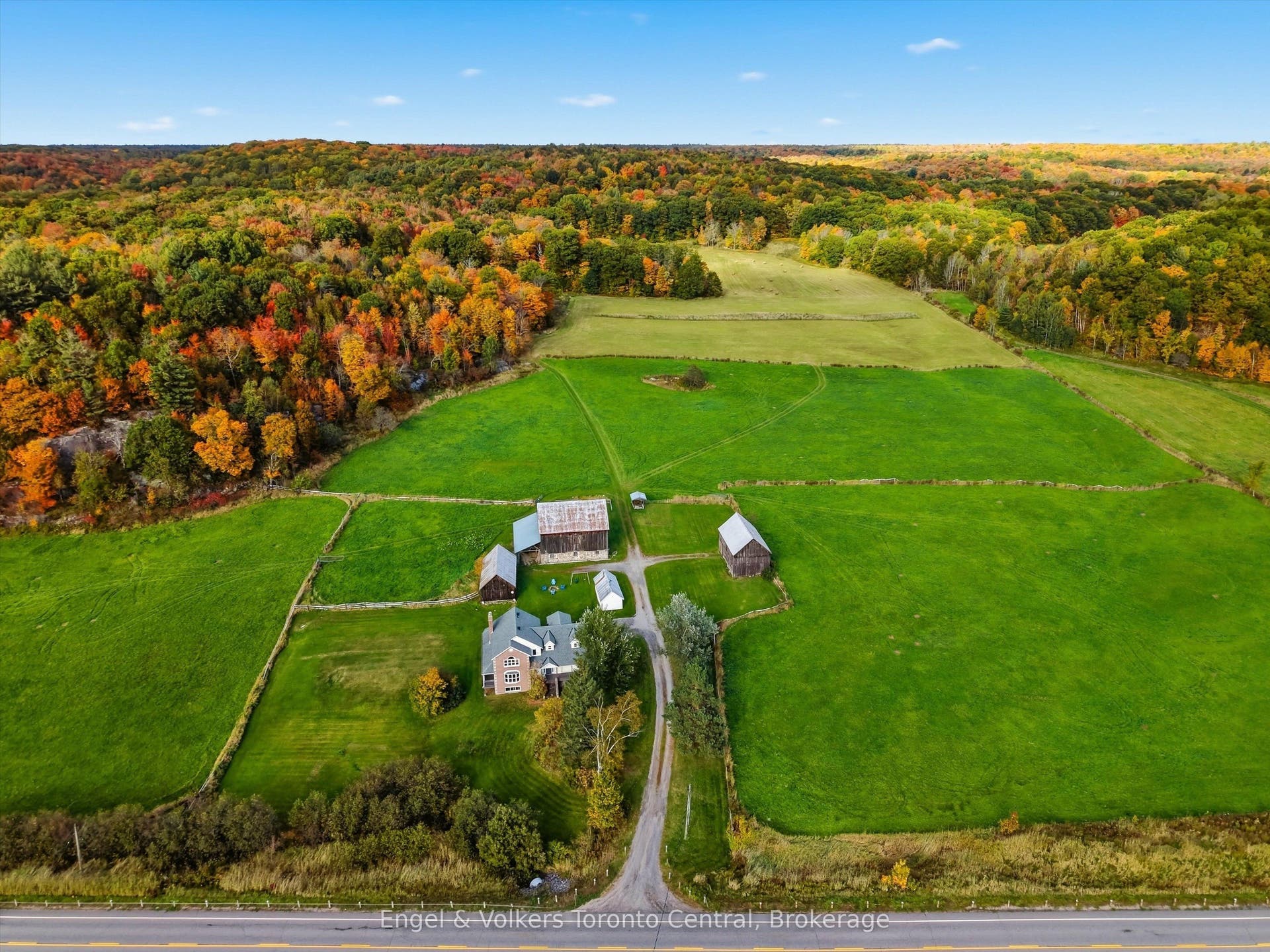 1984 Hwy 141 Highway, Muskoka Lakes, Muskoka ON P0B 1M0