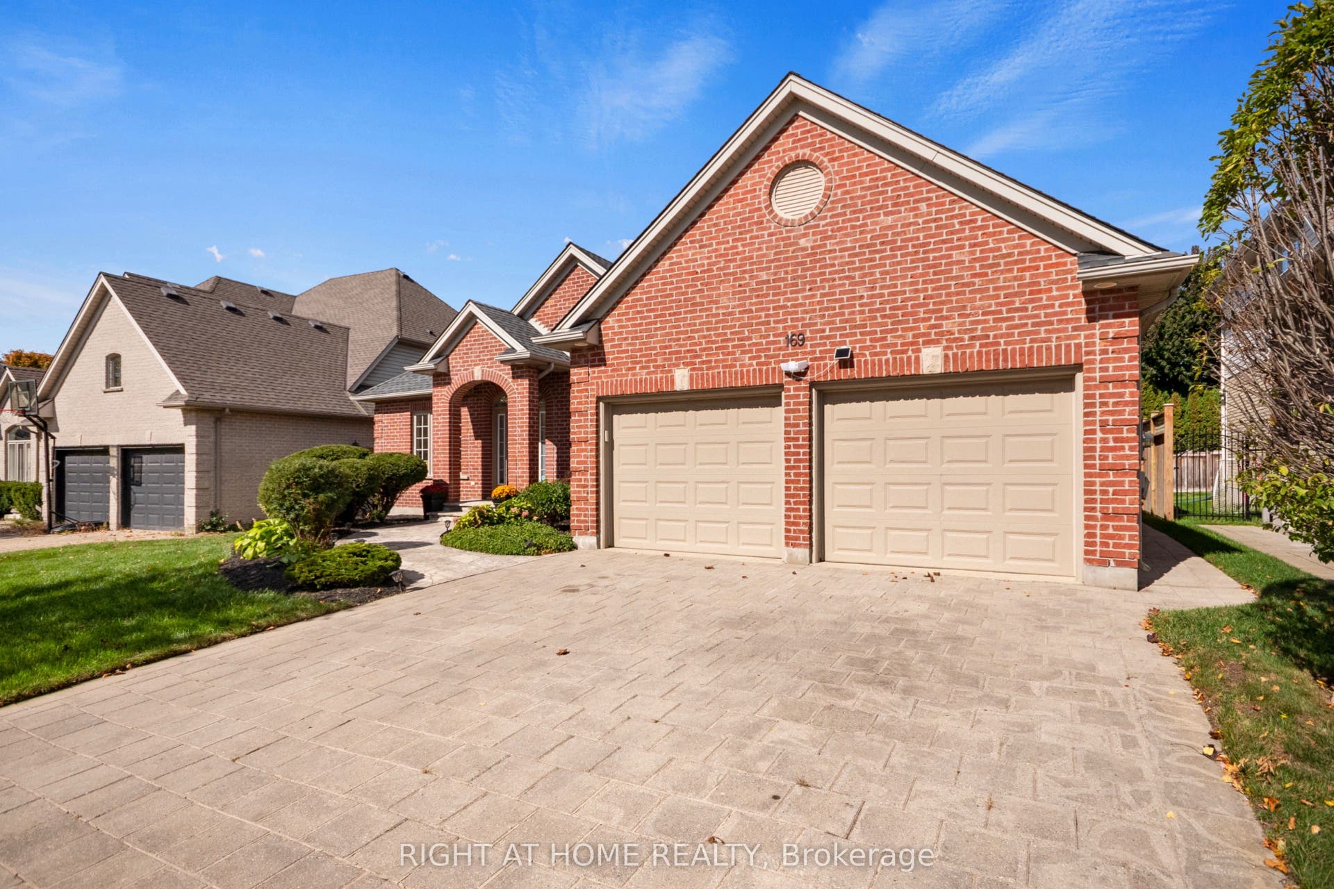 169 West Rivertrace Walk, London North, Middlesex ON N6G 5J9