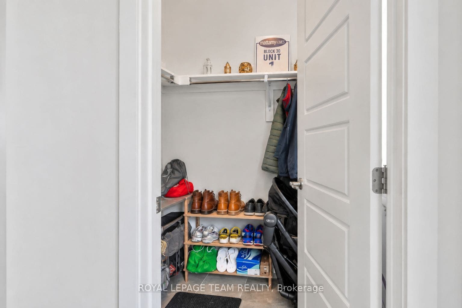 2501 Watercolours Way, Barrhaven, Ottawa ON K2J 7B1 2501 Watercolours Way, Barrhaven, Ottawa ON K2J 7B1