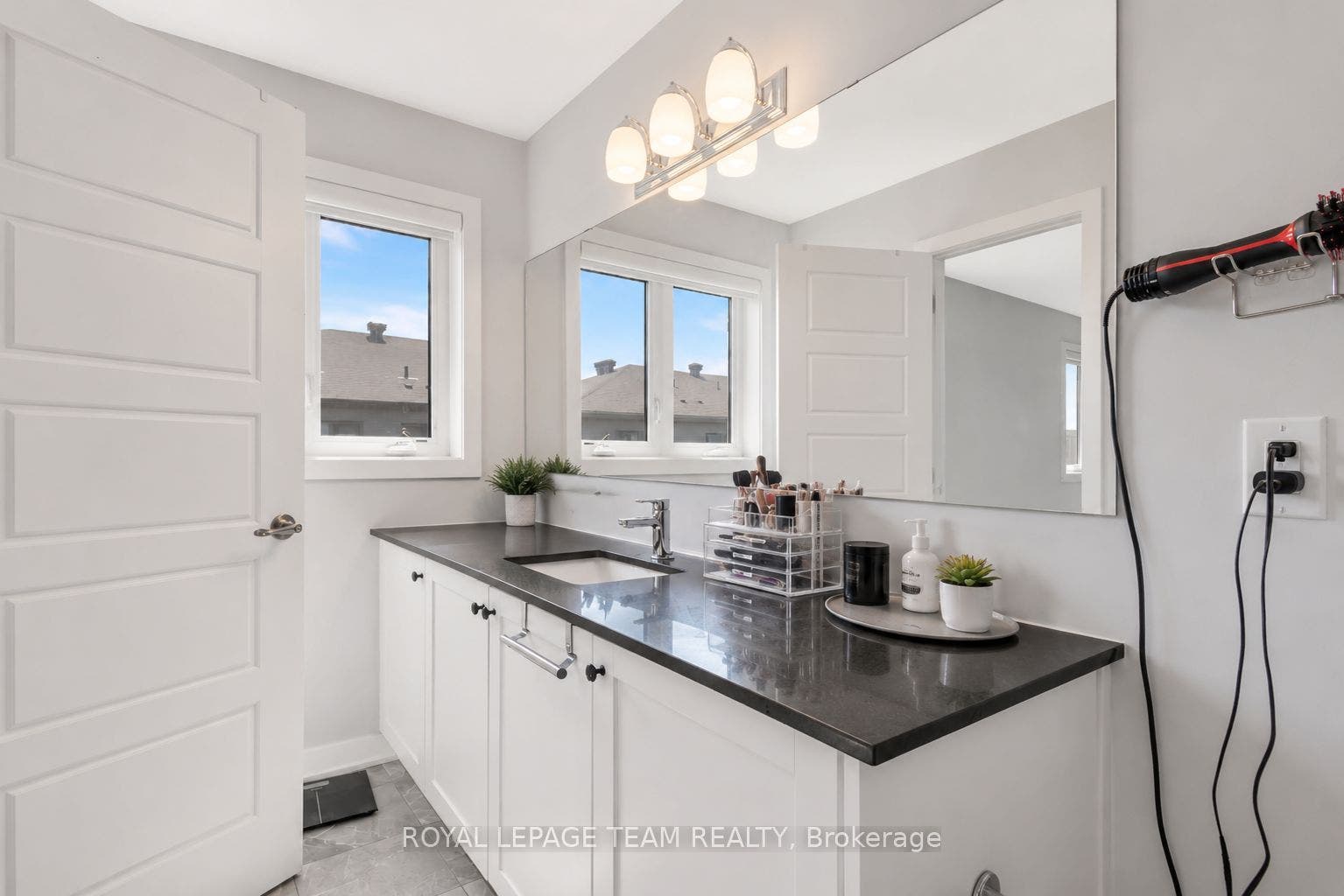 2501 Watercolours Way, Barrhaven, Ottawa ON K2J 7B1 2501 Watercolours Way, Barrhaven, Ottawa ON K2J 7B1