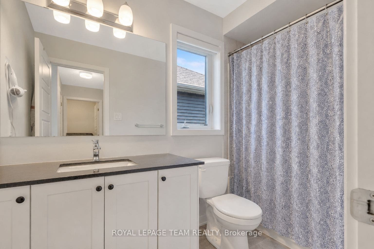 2501 Watercolours Way, Barrhaven, Ottawa ON K2J 7B1 2501 Watercolours Way, Barrhaven, Ottawa ON K2J 7B1
