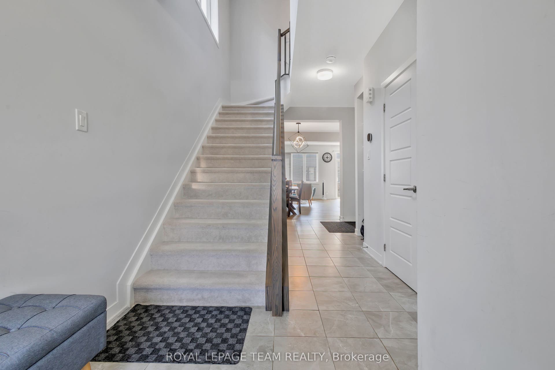 2501 Watercolours Way, Barrhaven, Ottawa ON K2J 7B1 2501 Watercolours Way, Barrhaven, Ottawa ON K2J 7B1