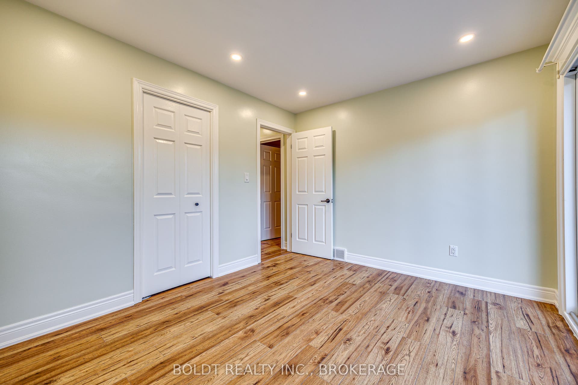 12 Bayshore Crescent, St. Catharines, Niagara ON L2N 5Y4