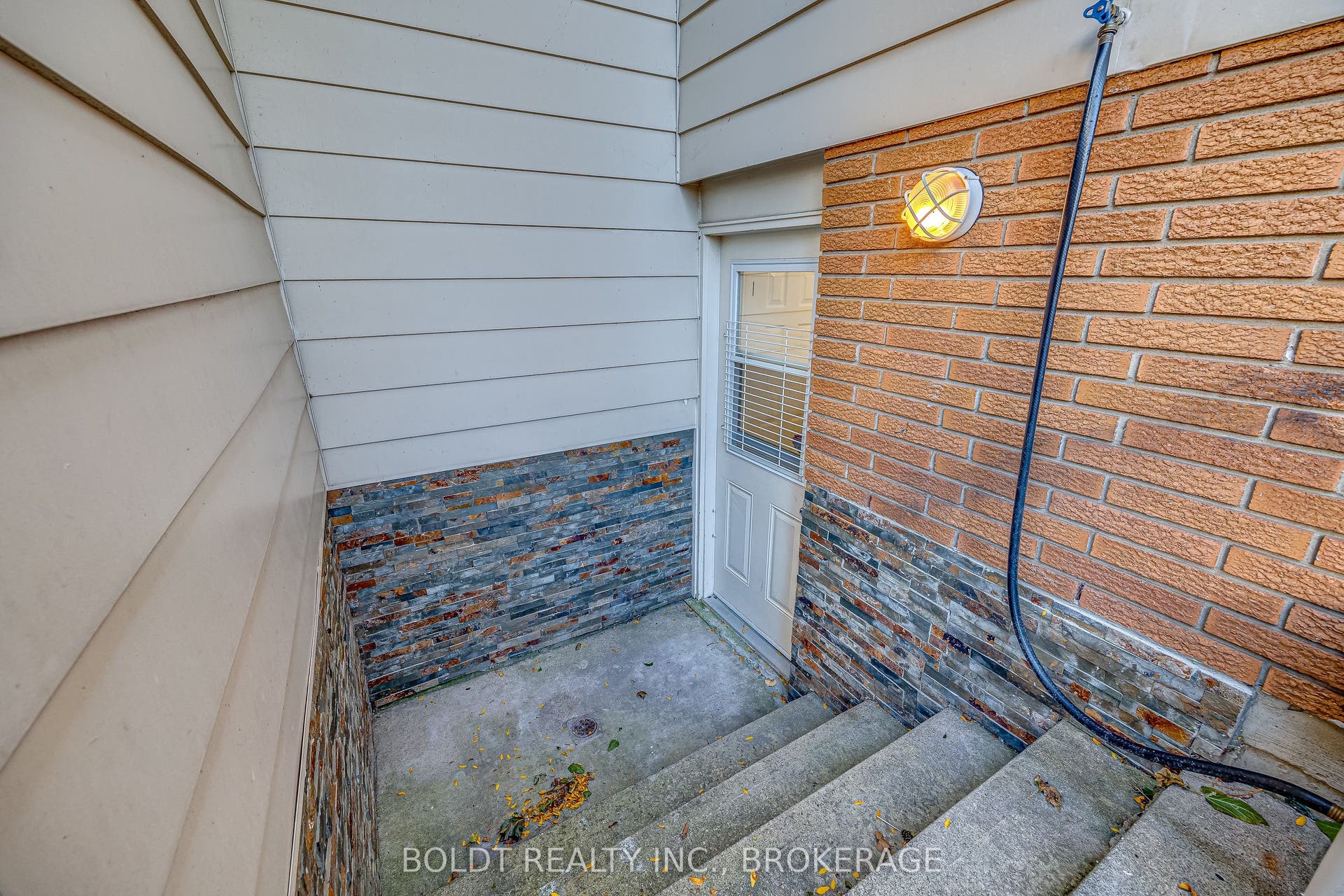 12 Bayshore Crescent, St. Catharines, Niagara ON L2N 5Y4