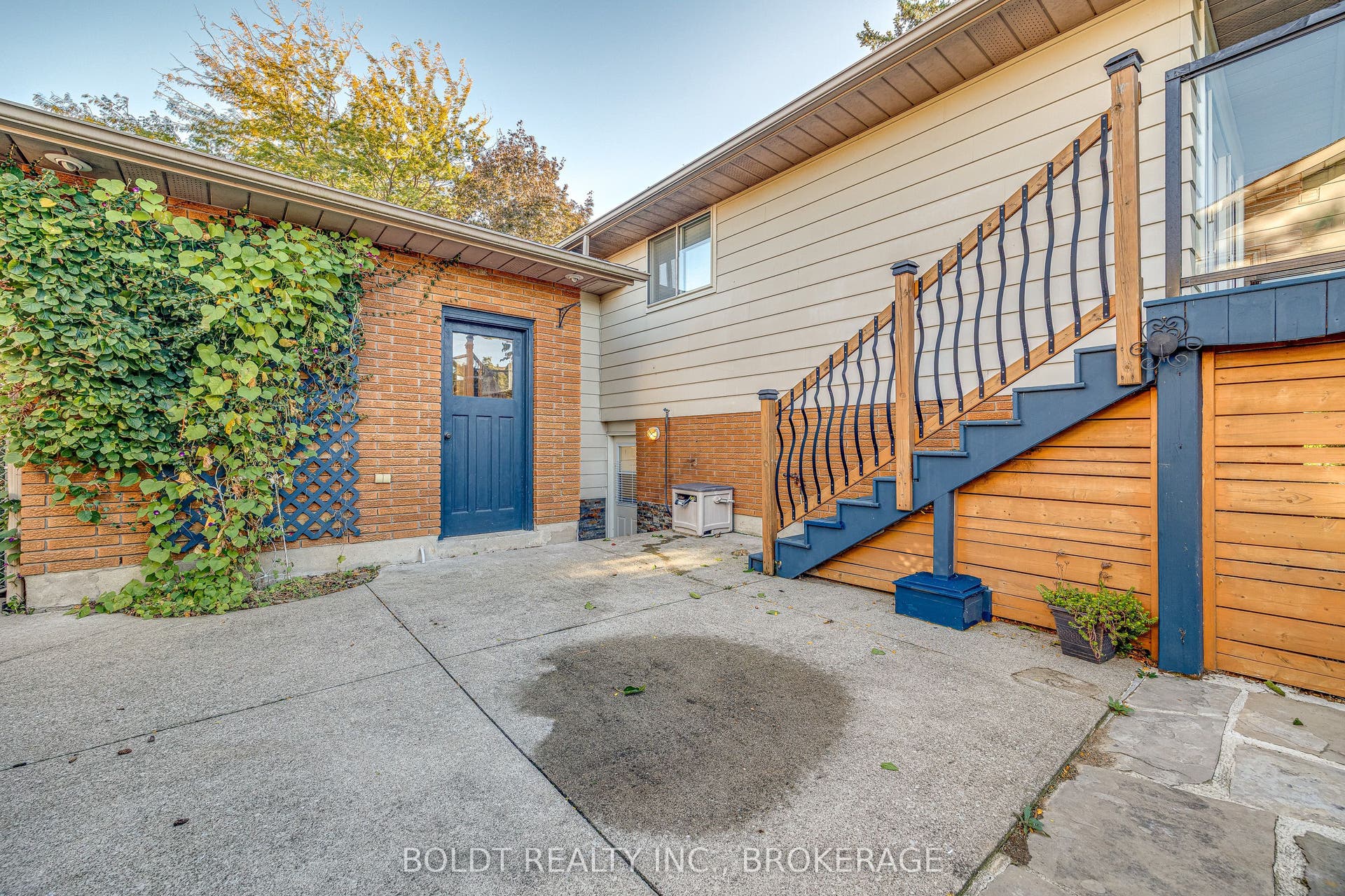 12 Bayshore Crescent, St. Catharines, Niagara ON L2N 5Y4