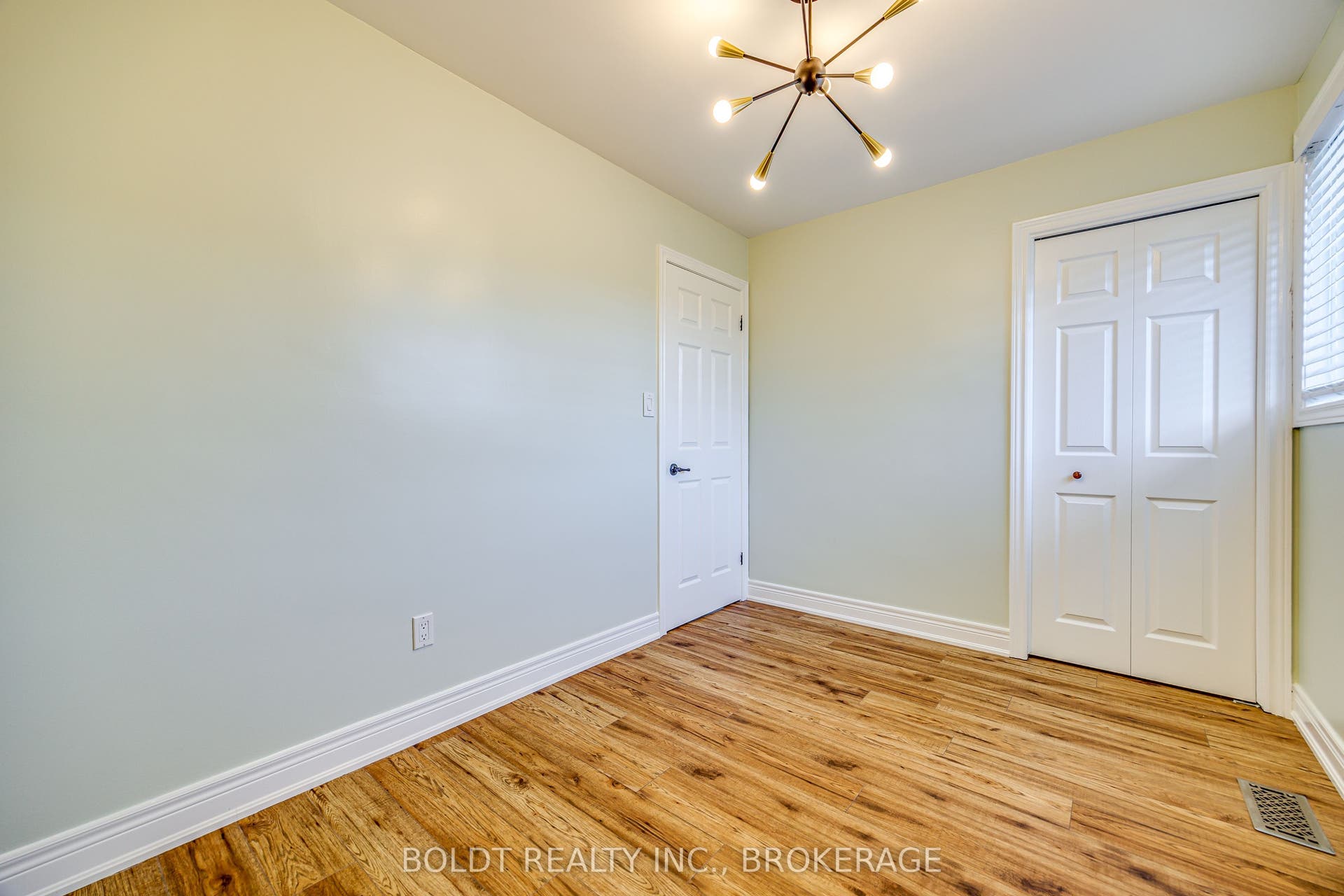 12 Bayshore Crescent, St. Catharines, Niagara ON L2N 5Y4