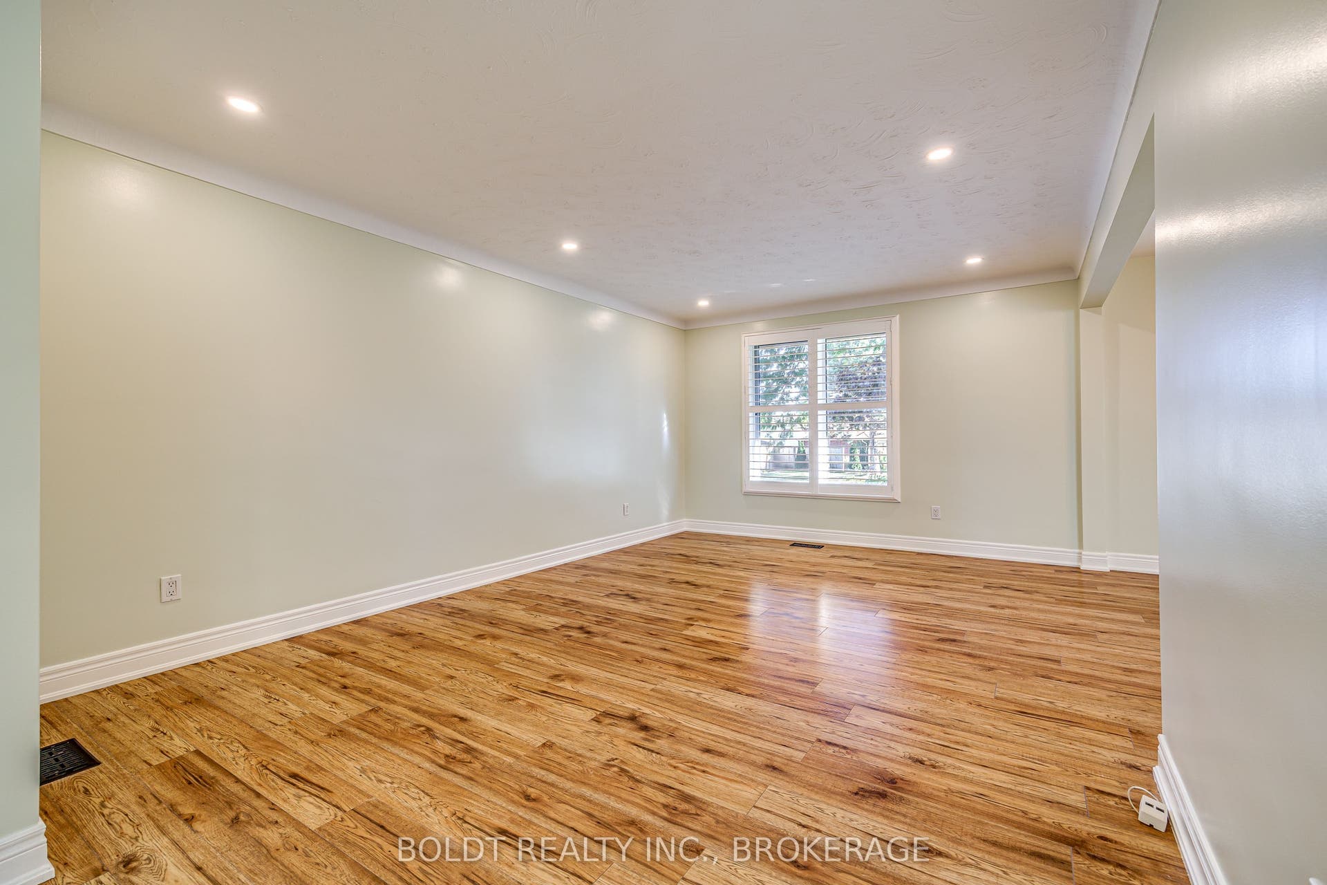 12 Bayshore Crescent, St. Catharines, Niagara ON L2N 5Y4