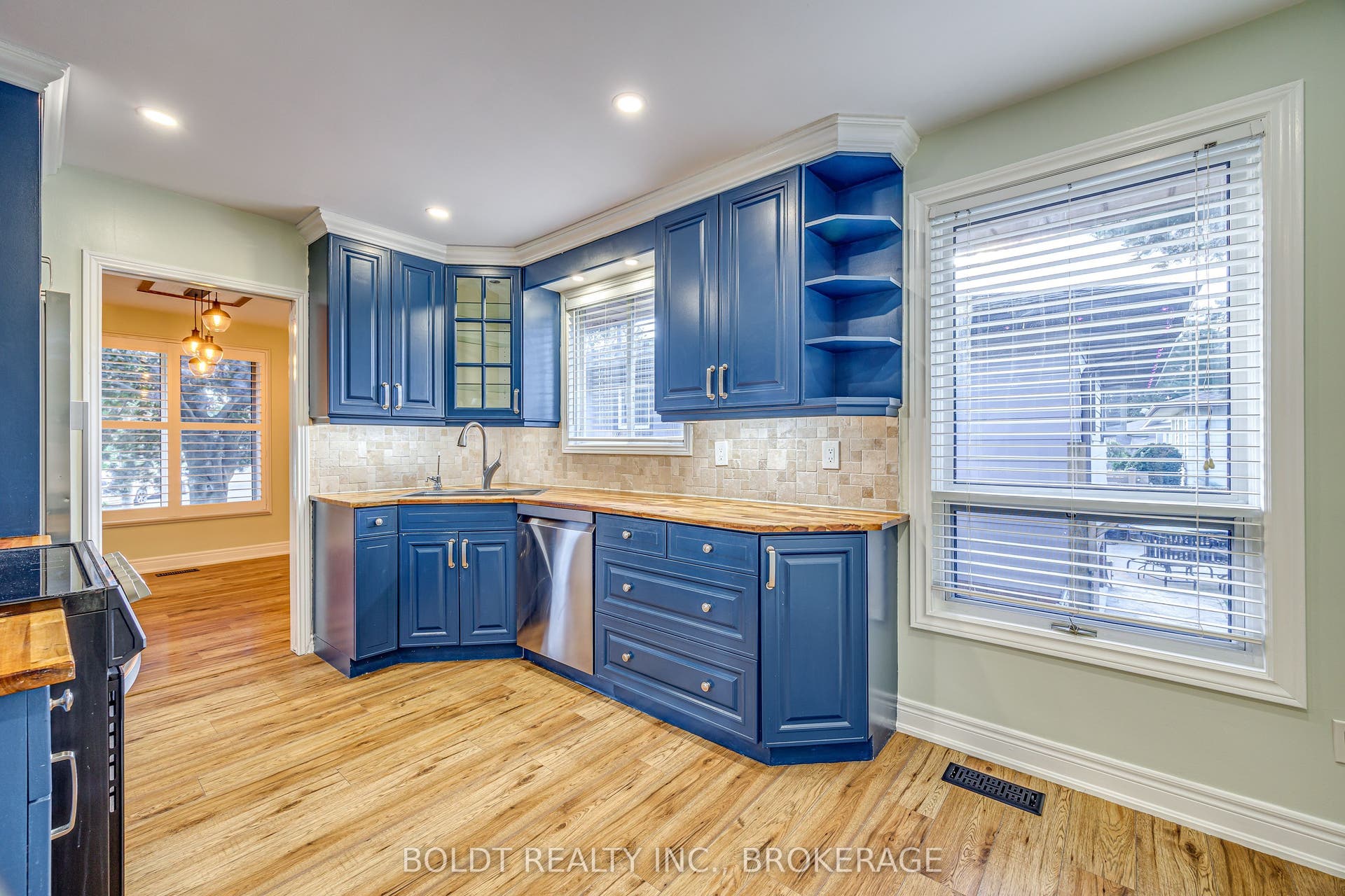 12 Bayshore Crescent, St. Catharines, Niagara ON L2N 5Y4
