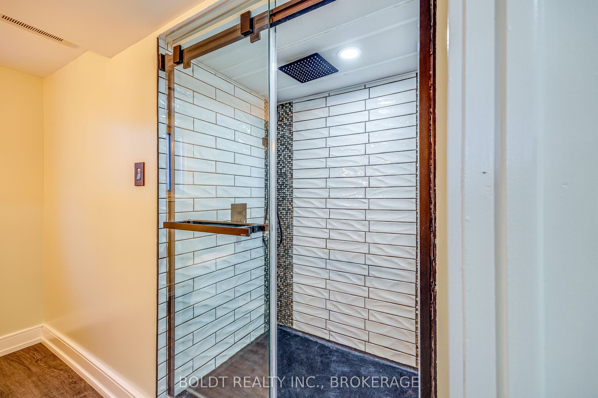12 Bayshore Crescent, St. Catharines, Niagara ON L2N 5Y4