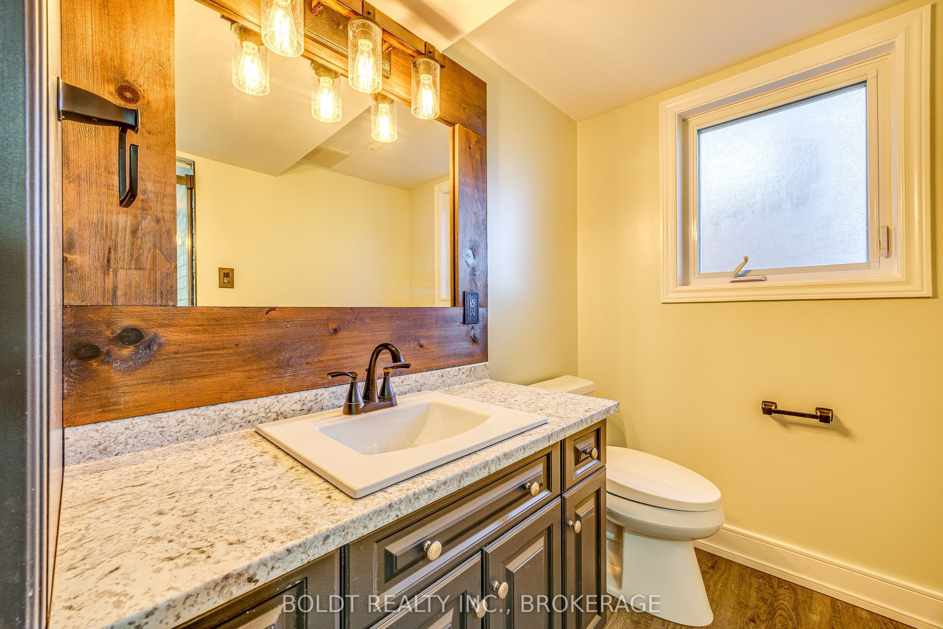 12 Bayshore Crescent, St. Catharines, Niagara ON L2N 5Y4