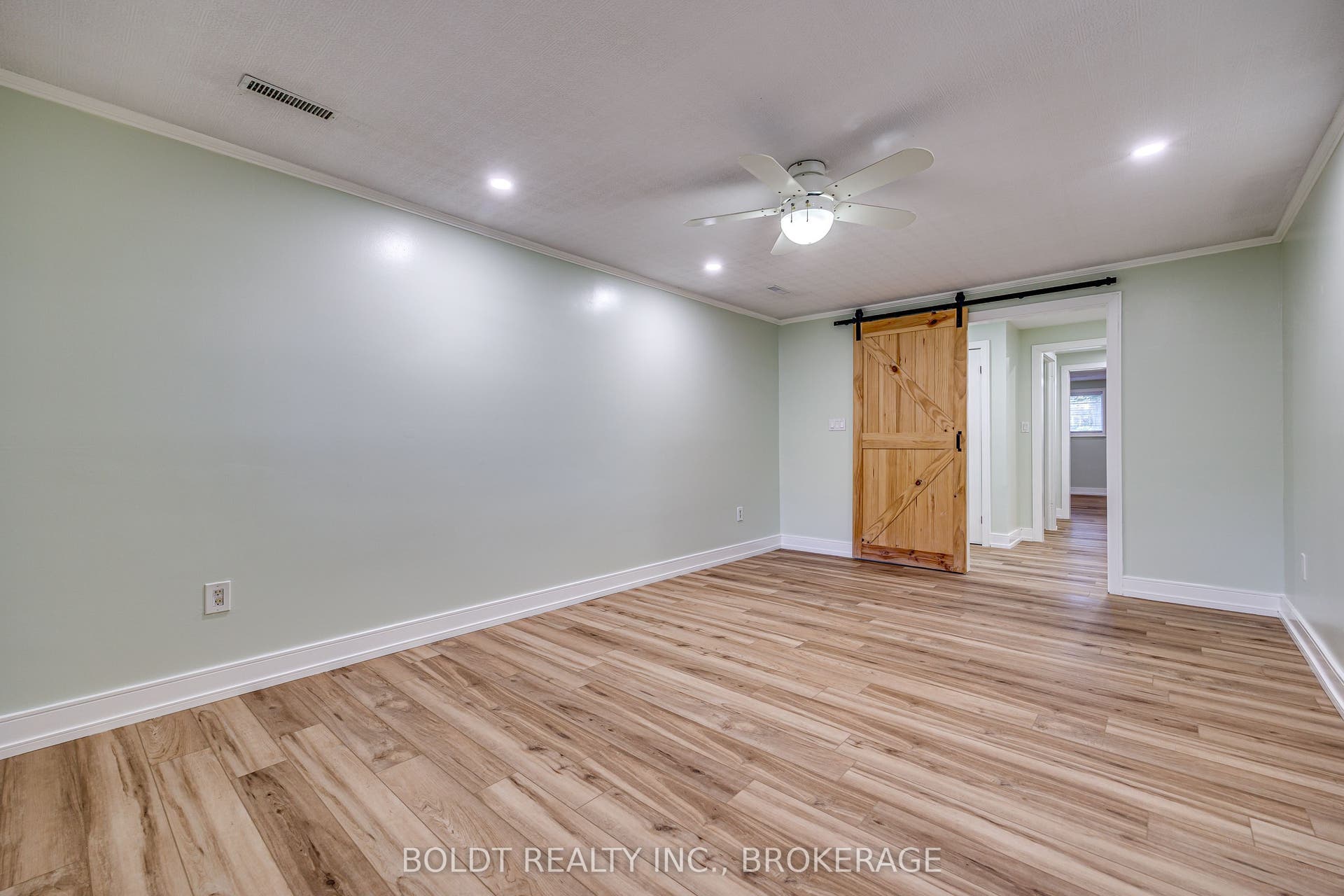 12 Bayshore Crescent, St. Catharines, Niagara ON L2N 5Y4