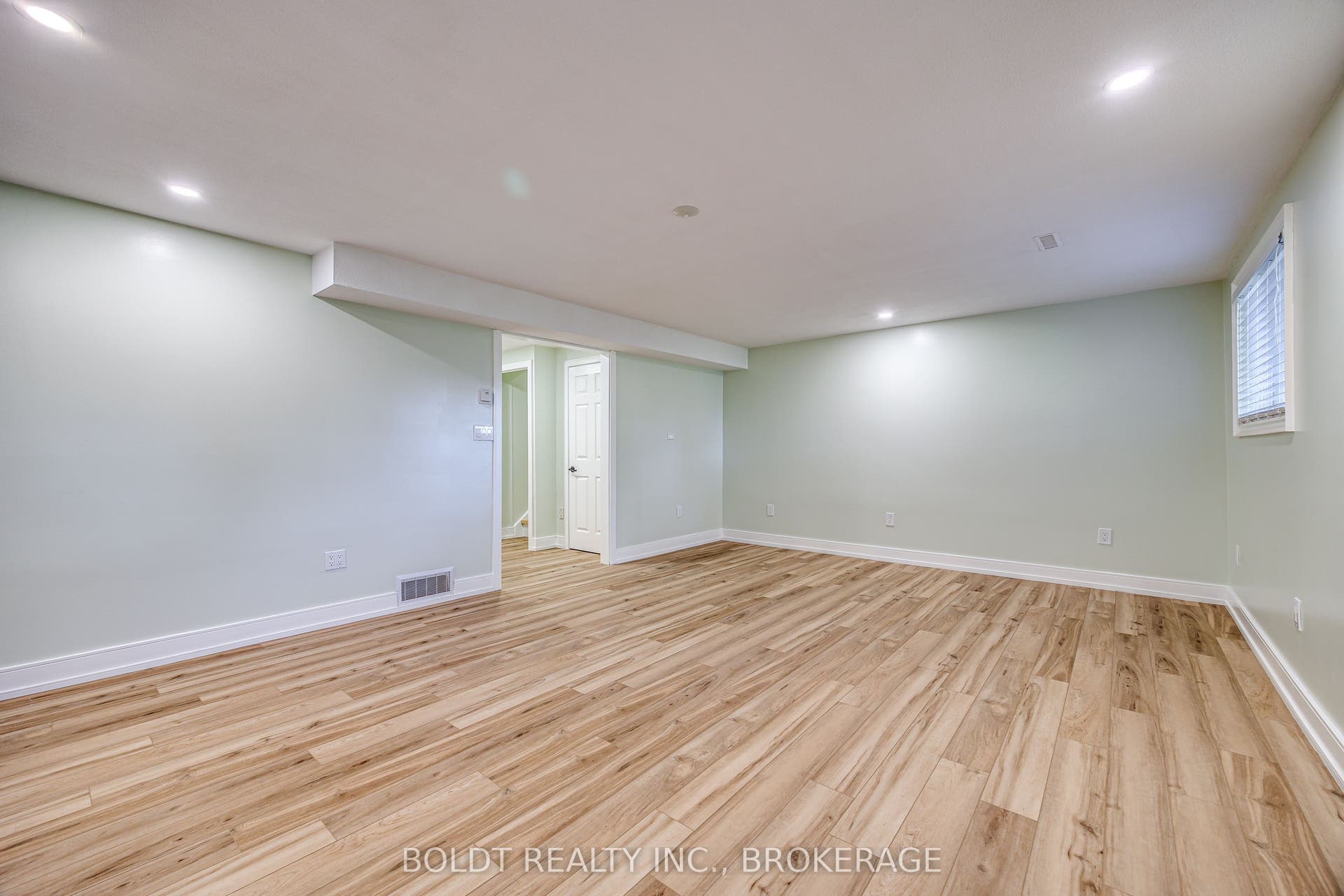 12 Bayshore Crescent, St. Catharines, Niagara ON L2N 5Y4