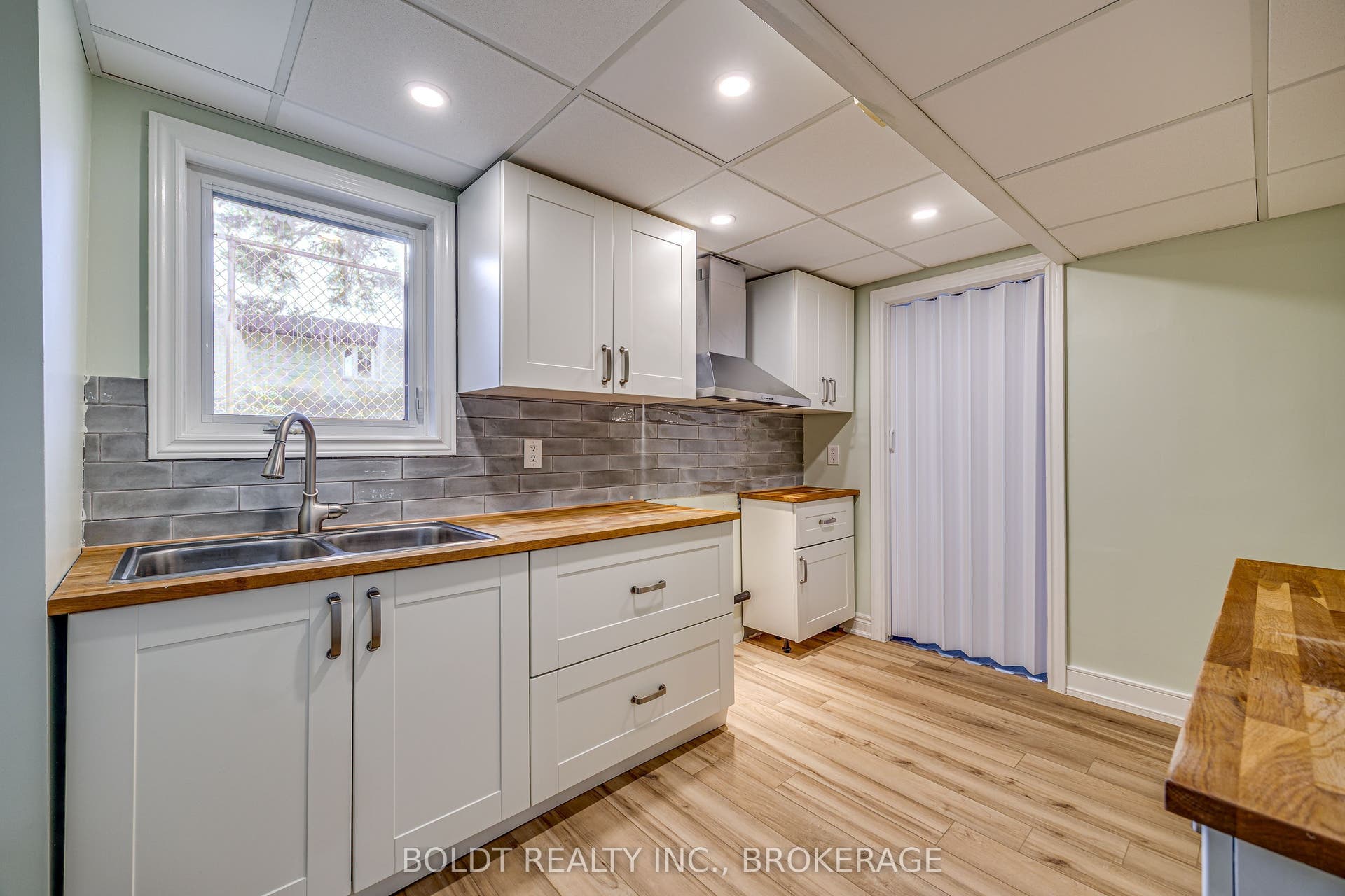 12 Bayshore Crescent, St. Catharines, Niagara ON L2N 5Y4