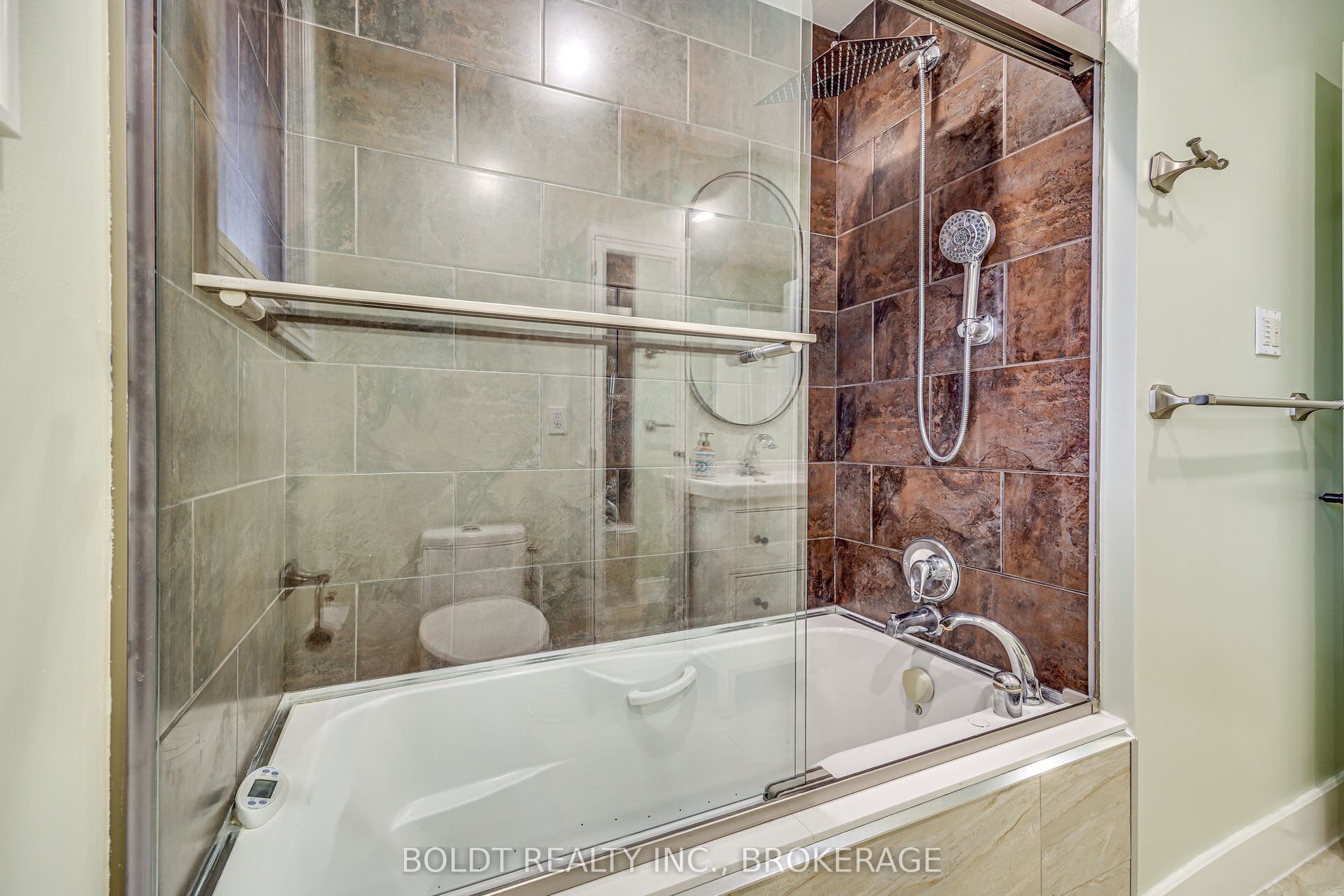 12 Bayshore Crescent, St. Catharines, Niagara ON L2N 5Y4