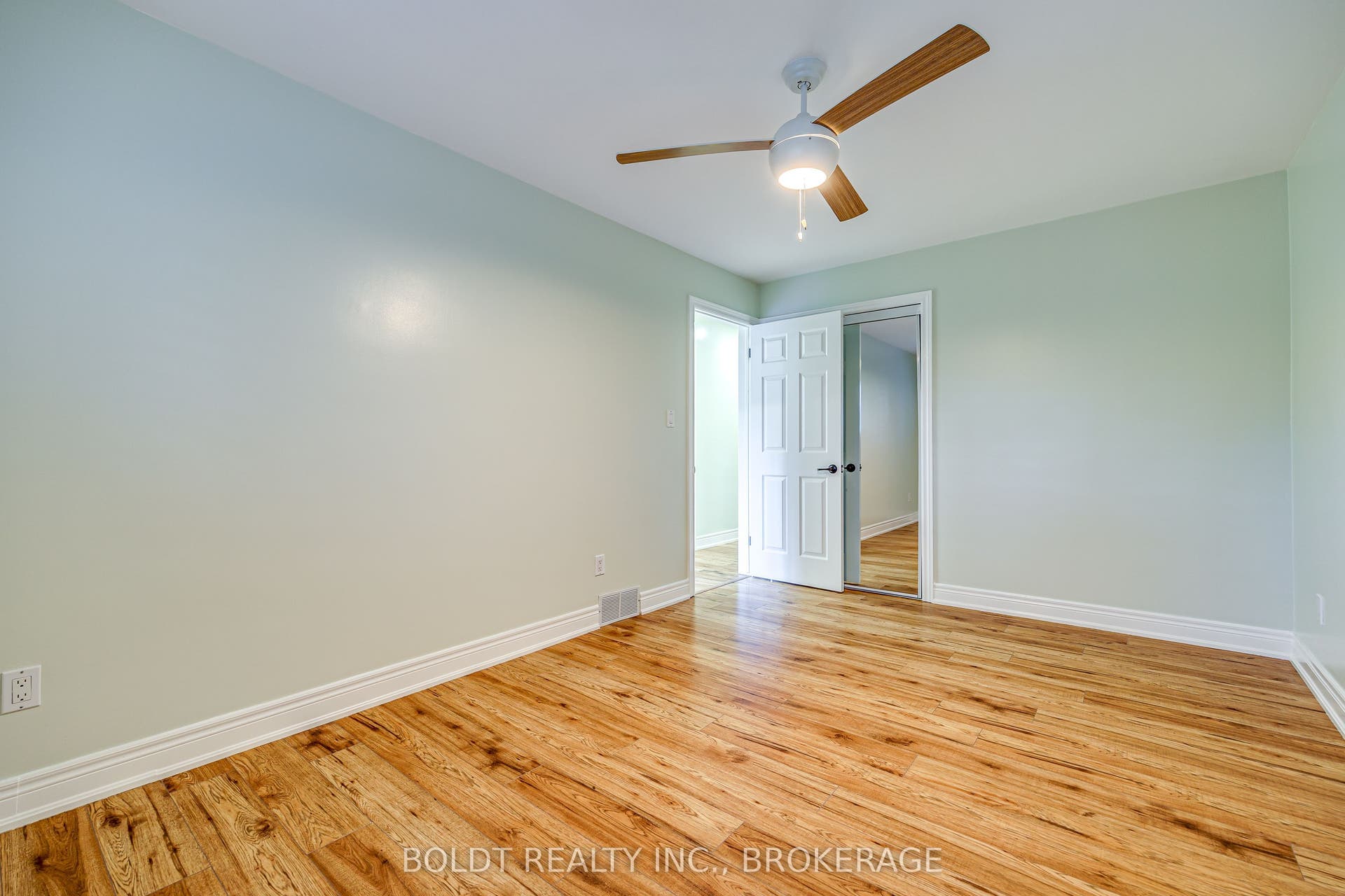 12 Bayshore Crescent, St. Catharines, Niagara ON L2N 5Y4