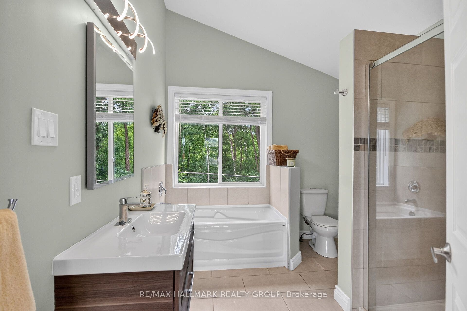 1965 Rosebella Avenue, Blossom Park - Airport And Area, Ottawa ON K1T 1G6