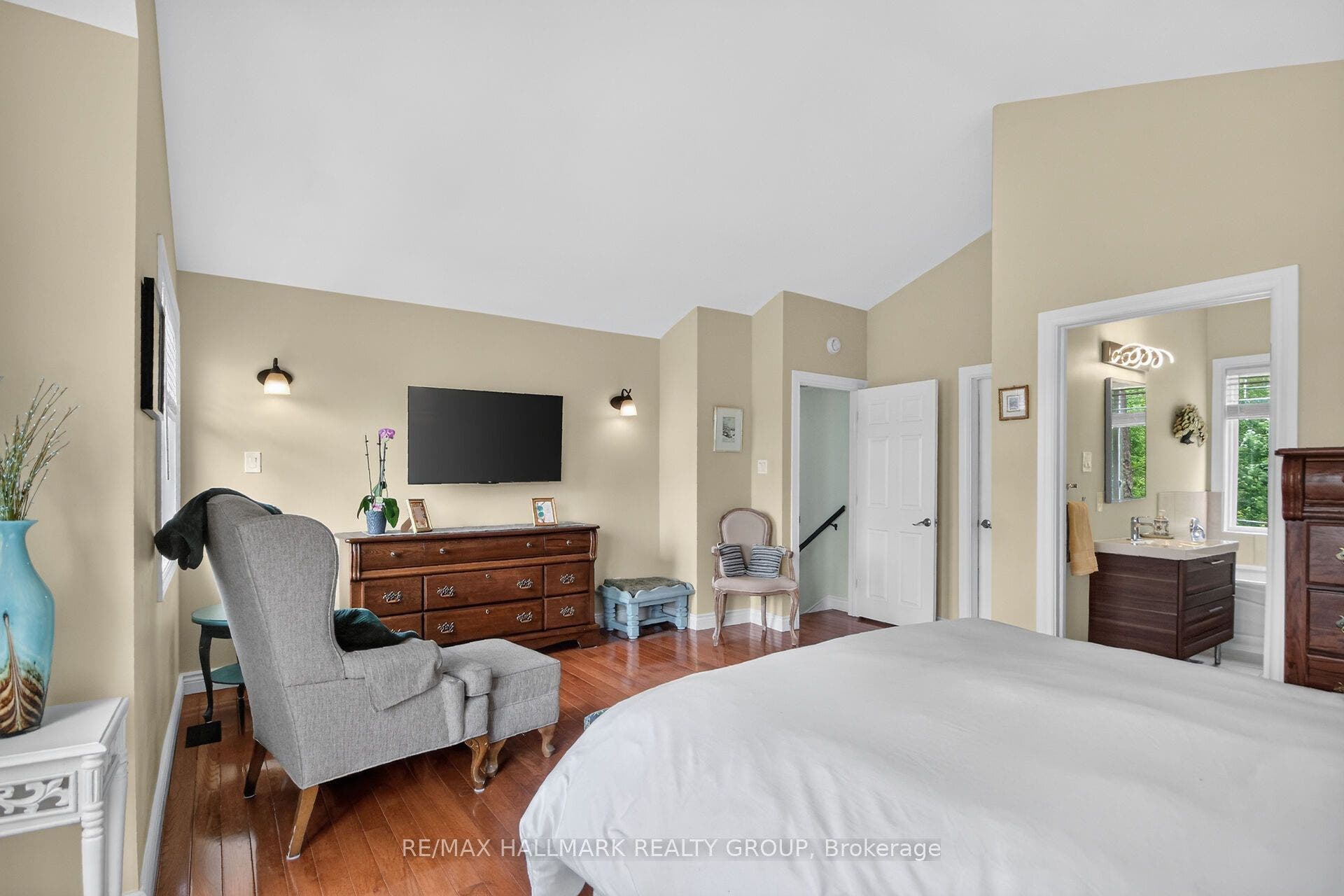 1965 Rosebella Avenue, Blossom Park - Airport And Area, Ottawa ON K1T 1G6