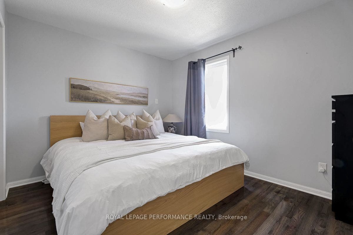 759 Sanibel Private, Bells Corners And South To Fallowfield, Ottawa ON K2H 0A8 King bed shown in bedroom