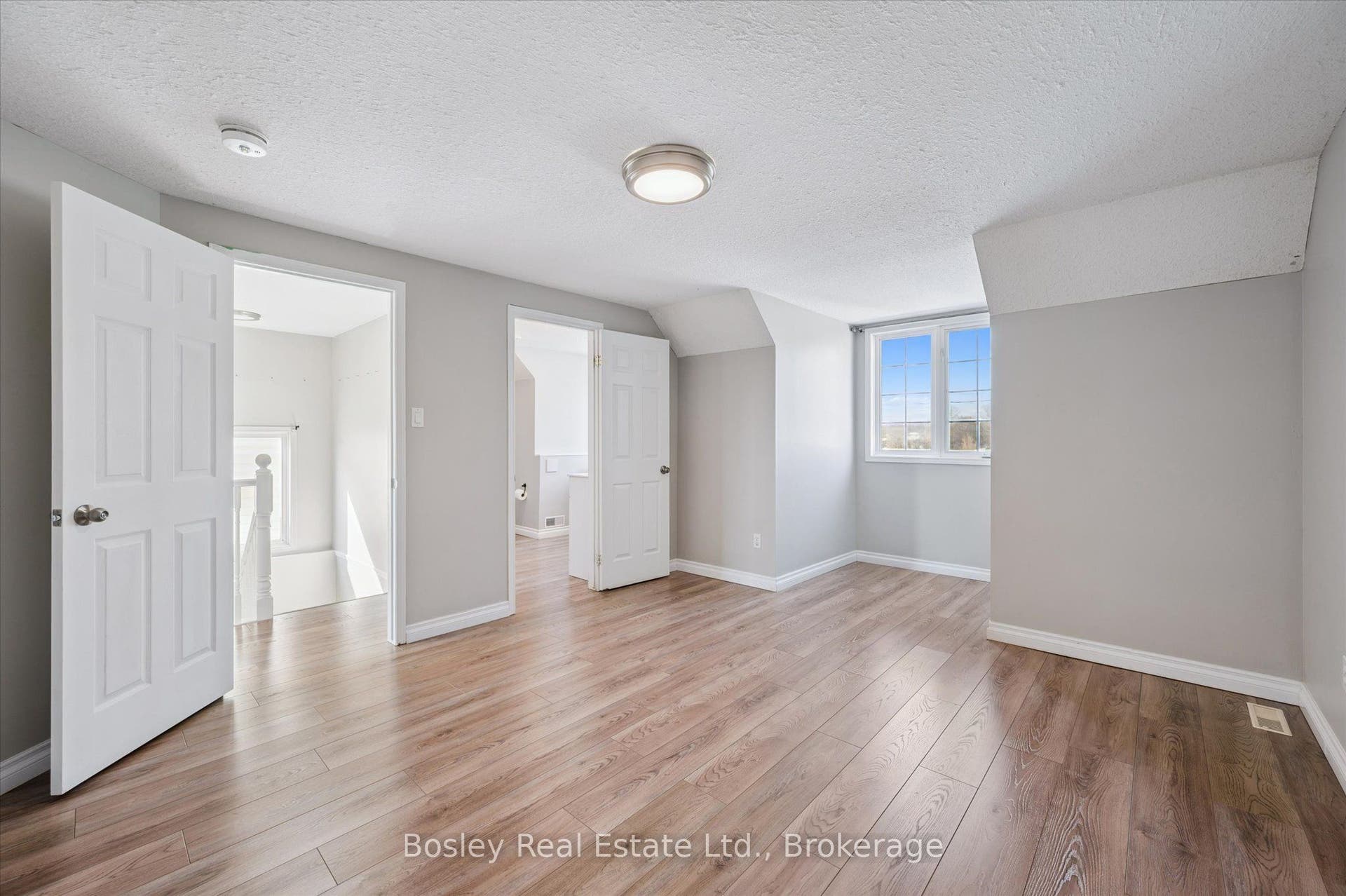 317 Grange Road, Guelph, Wellington ON N1E 7B5
