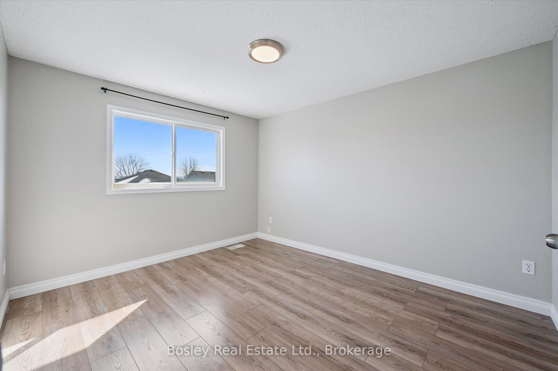 317 Grange Road, Guelph, Wellington ON N1E 7B5