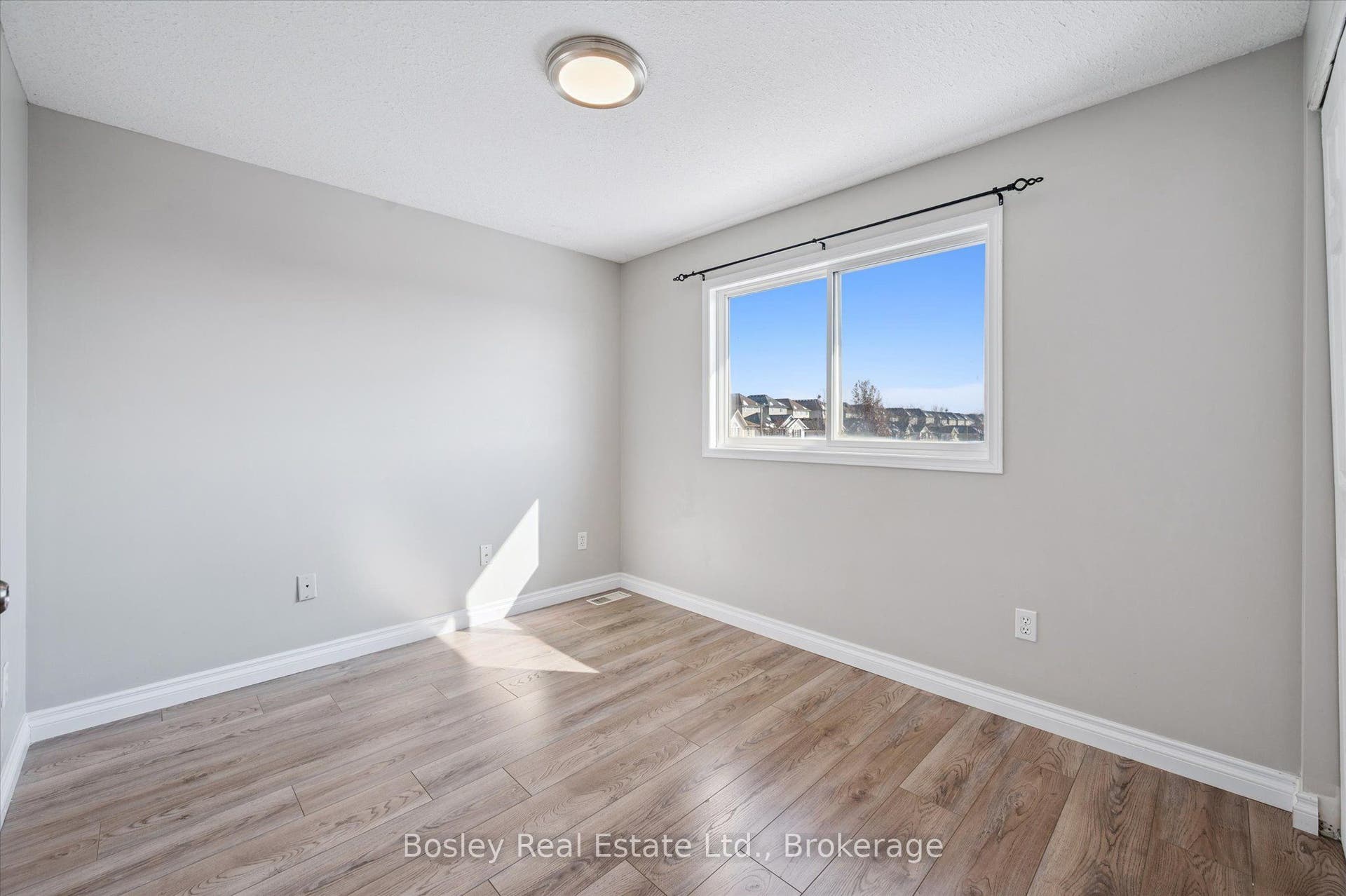 317 Grange Road, Guelph, Wellington ON N1E 7B5