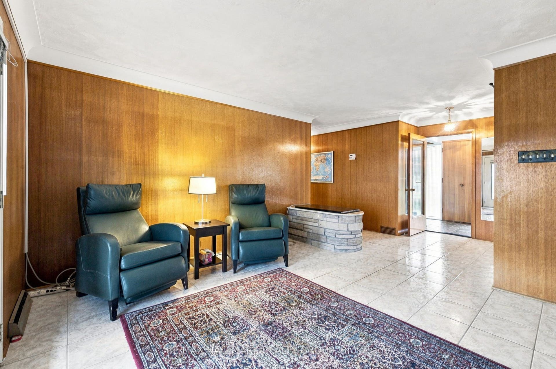 855 Mountainview Avenue, Britannia Heights - Queensway Terrace N And Area, Ottawa ON K2B 5G1 855 Mountainview Avenue, Britannia Heights - Queensway Terrace N And Area, Ottawa ON K2B 5G1