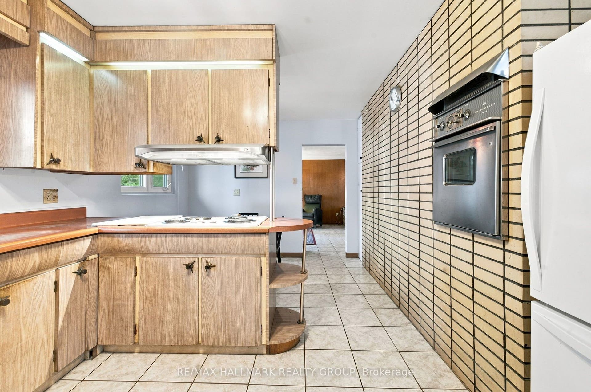 855 Mountainview Avenue, Britannia Heights - Queensway Terrace N And Area, Ottawa ON K2B 5G1 855 Mountainview Avenue, Britannia Heights - Queensway Terrace N And Area, Ottawa ON K2B 5G1