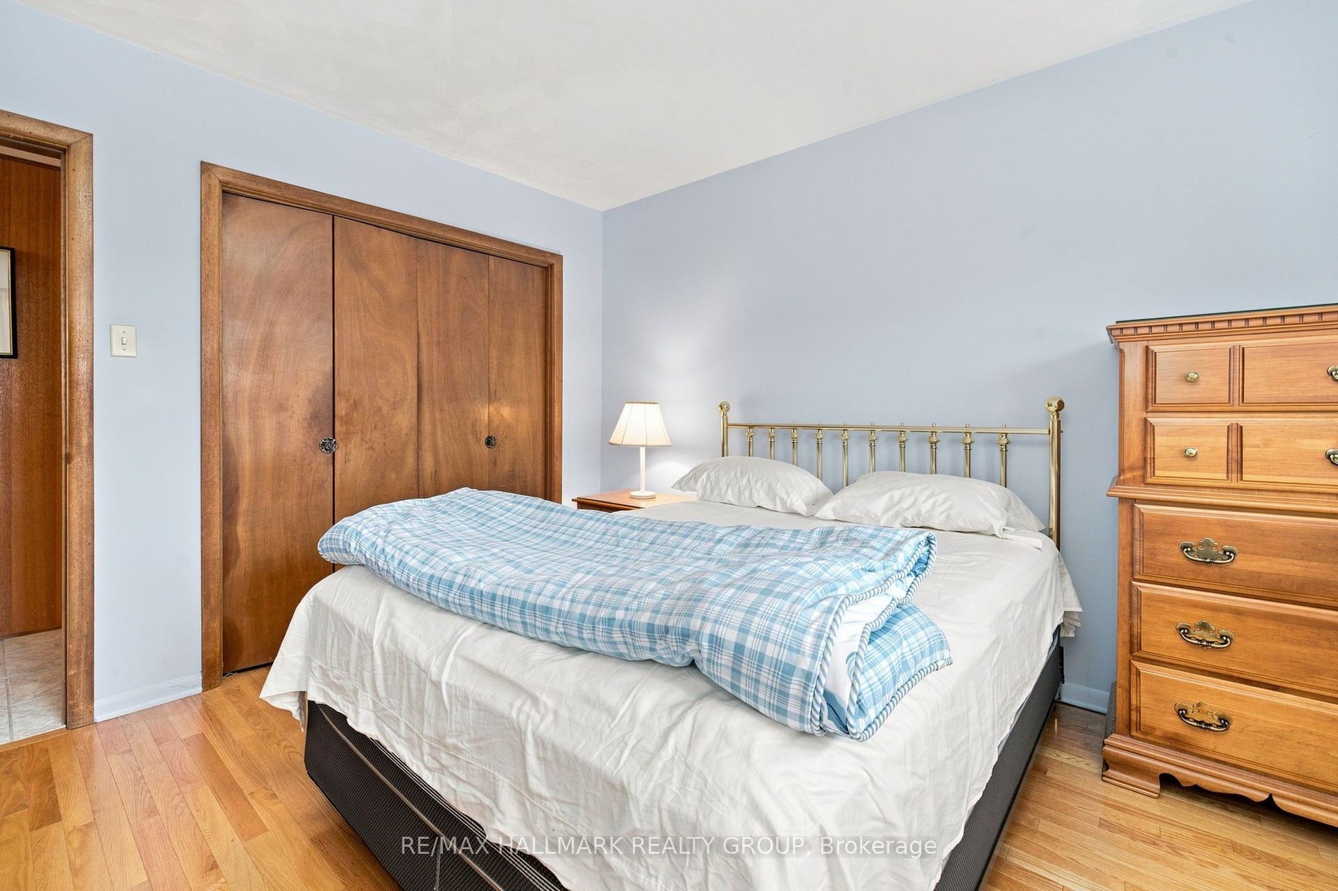 855 Mountainview Avenue, Britannia Heights - Queensway Terrace N And Area, Ottawa ON K2B 5G1 855 Mountainview Avenue, Britannia Heights - Queensway Terrace N And Area, Ottawa ON K2B 5G1