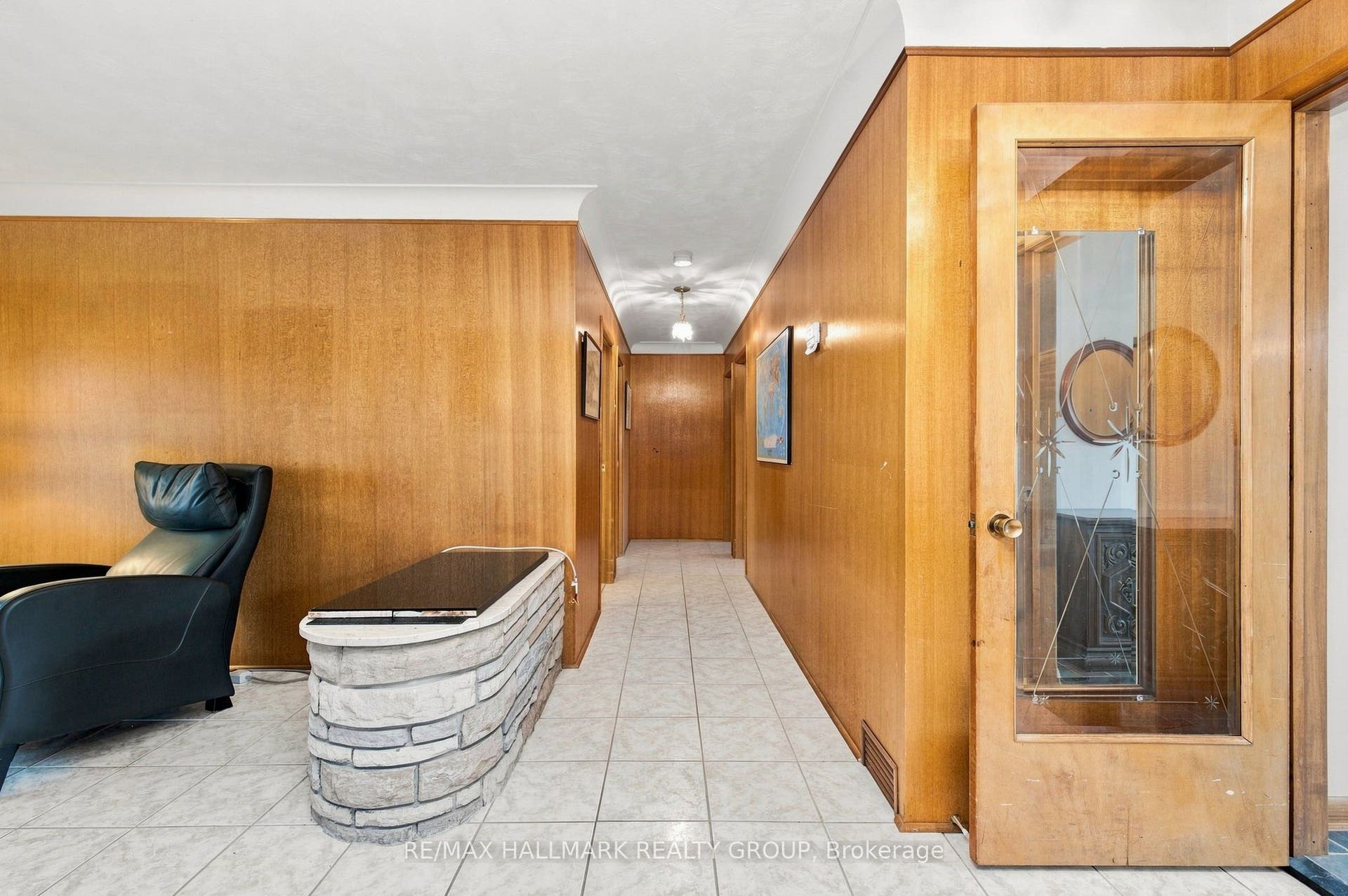 855 Mountainview Avenue, Britannia Heights - Queensway Terrace N And Area, Ottawa ON K2B 5G1 855 Mountainview Avenue, Britannia Heights - Queensway Terrace N And Area, Ottawa ON K2B 5G1